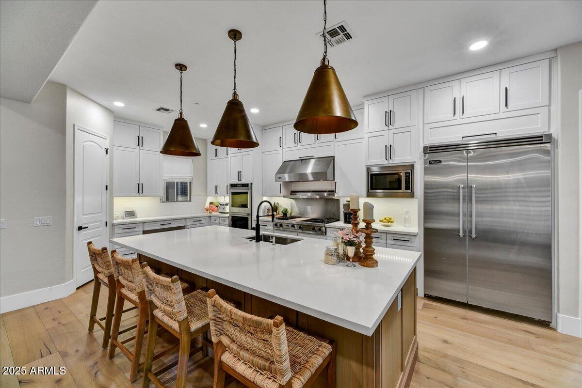 3812 E PARKSIDE Lane