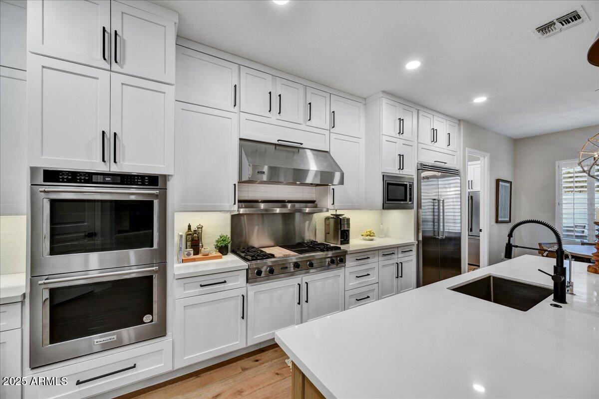 3812 E PARKSIDE Lane