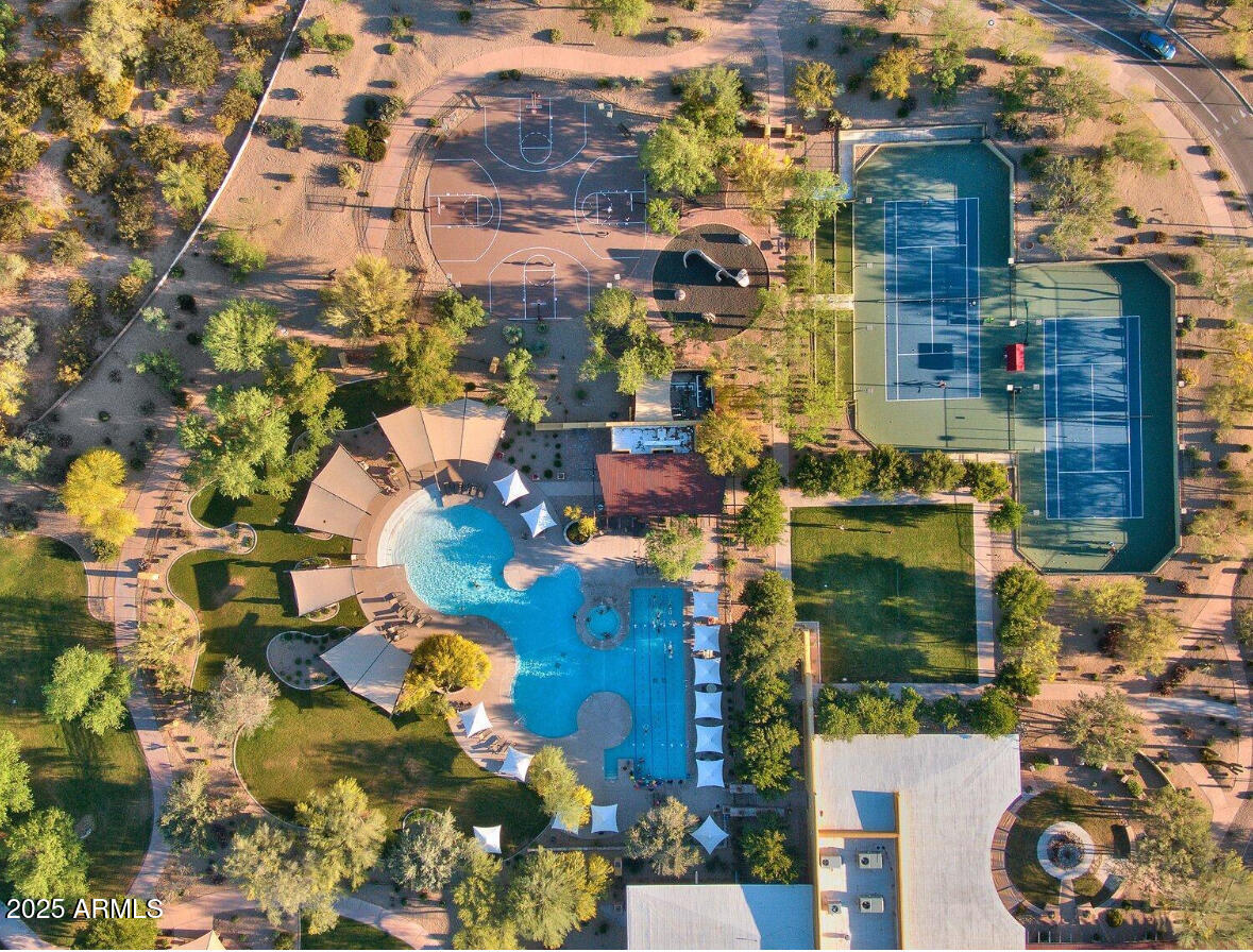 3812 E PARKSIDE Lane