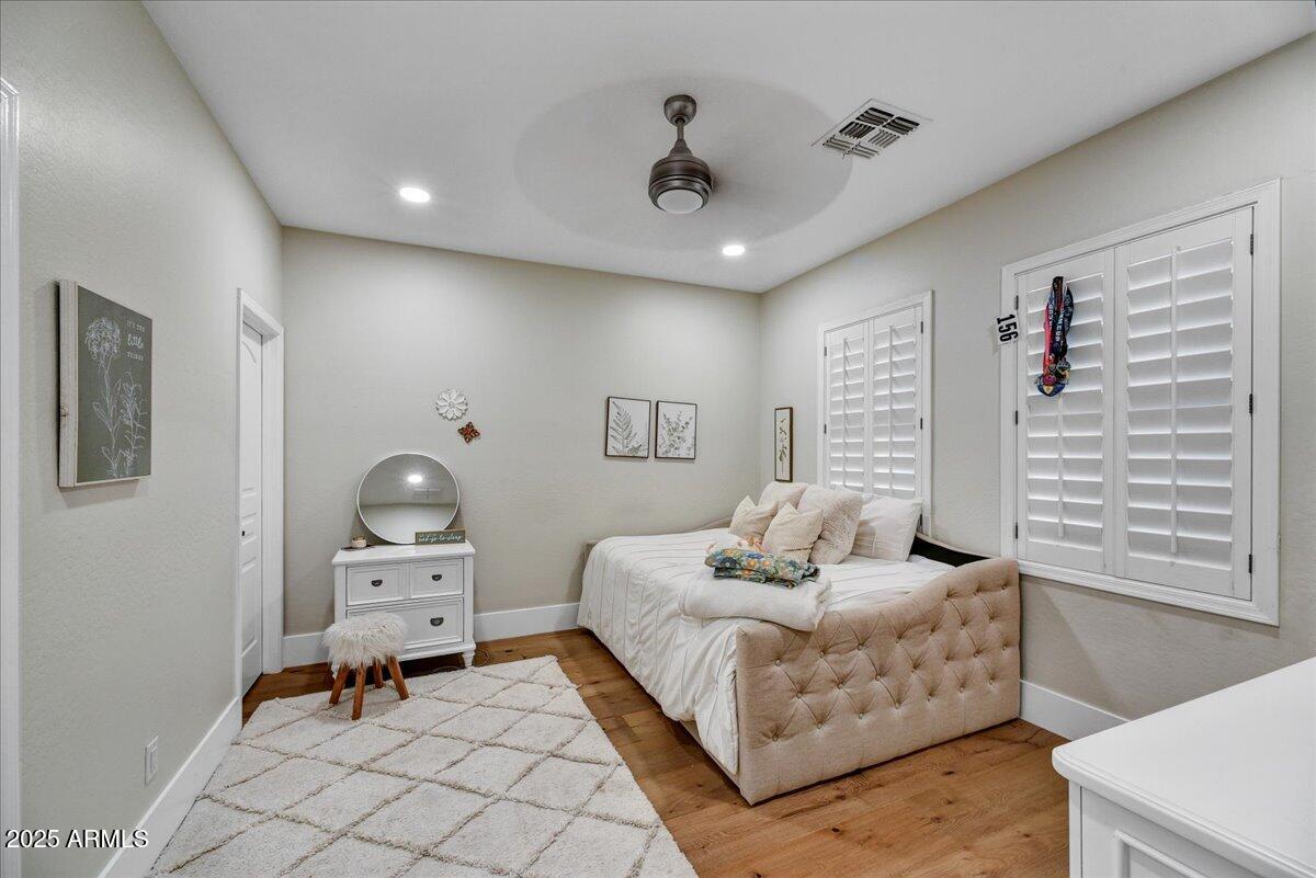 3812 E PARKSIDE Lane