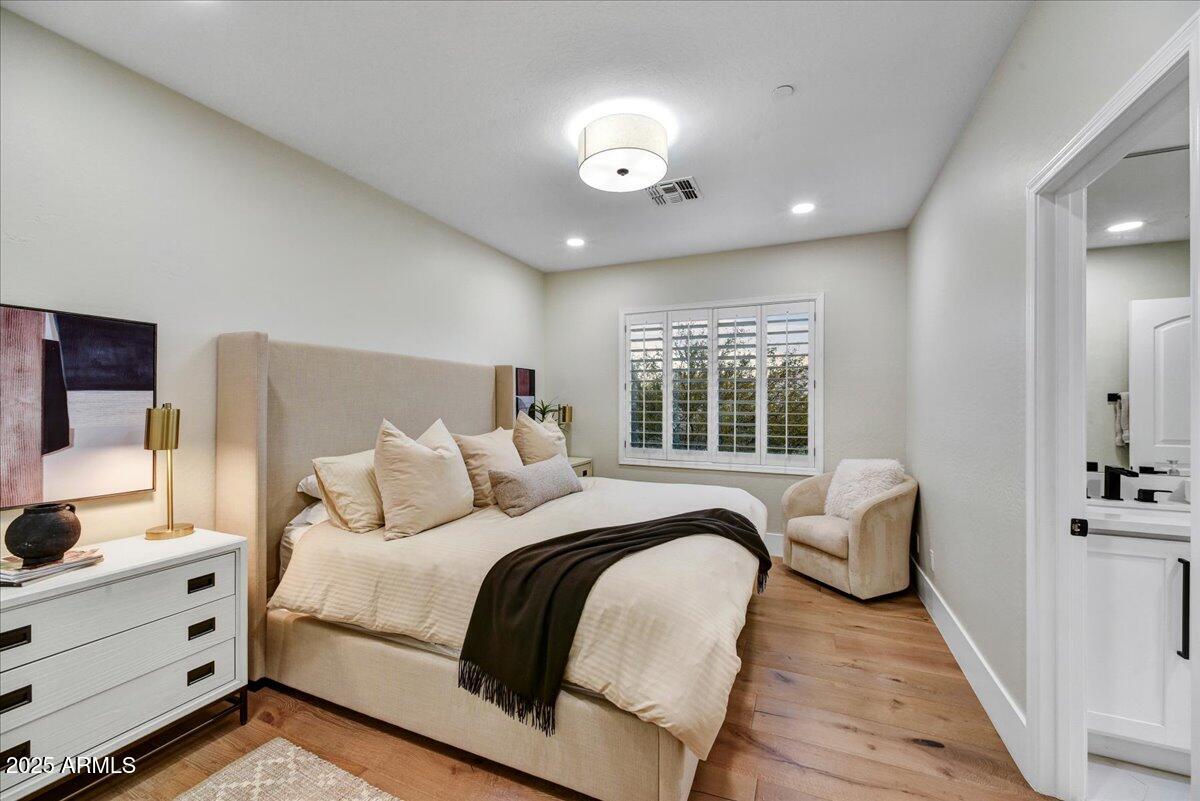 3812 E PARKSIDE Lane