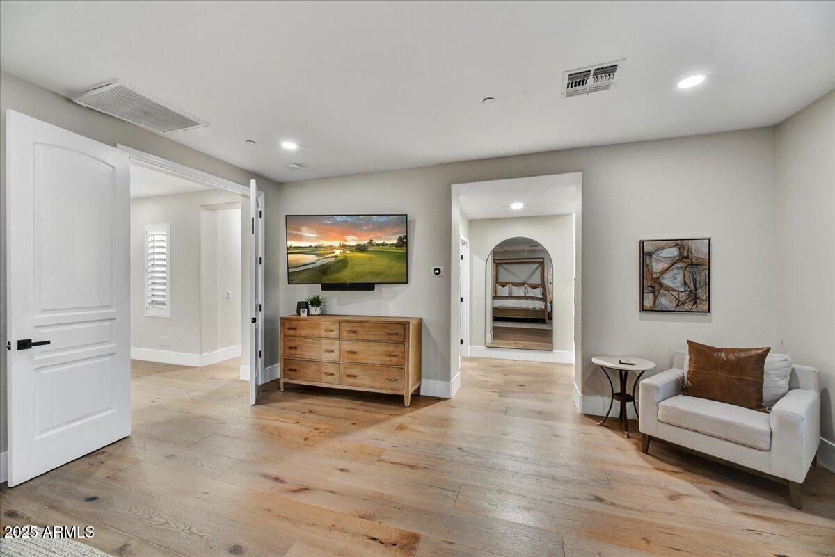 3812 E PARKSIDE Lane