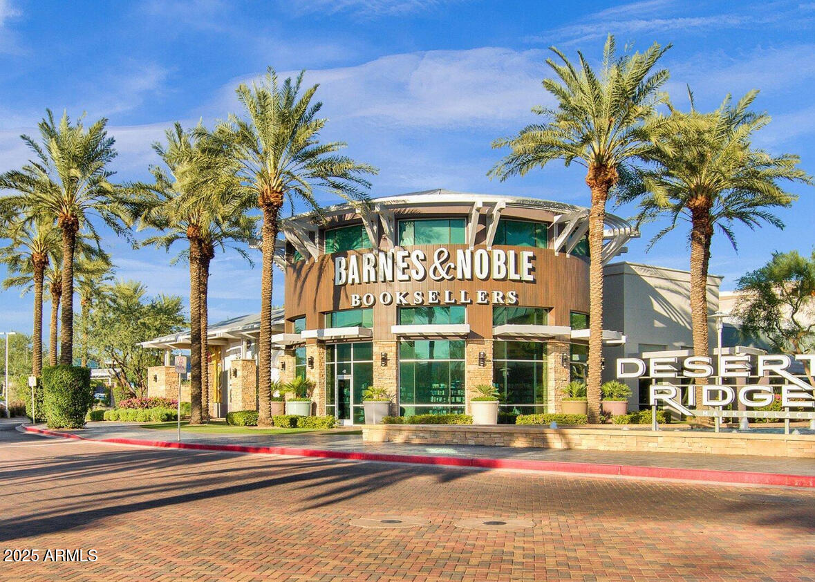 3812 E PARKSIDE Lane