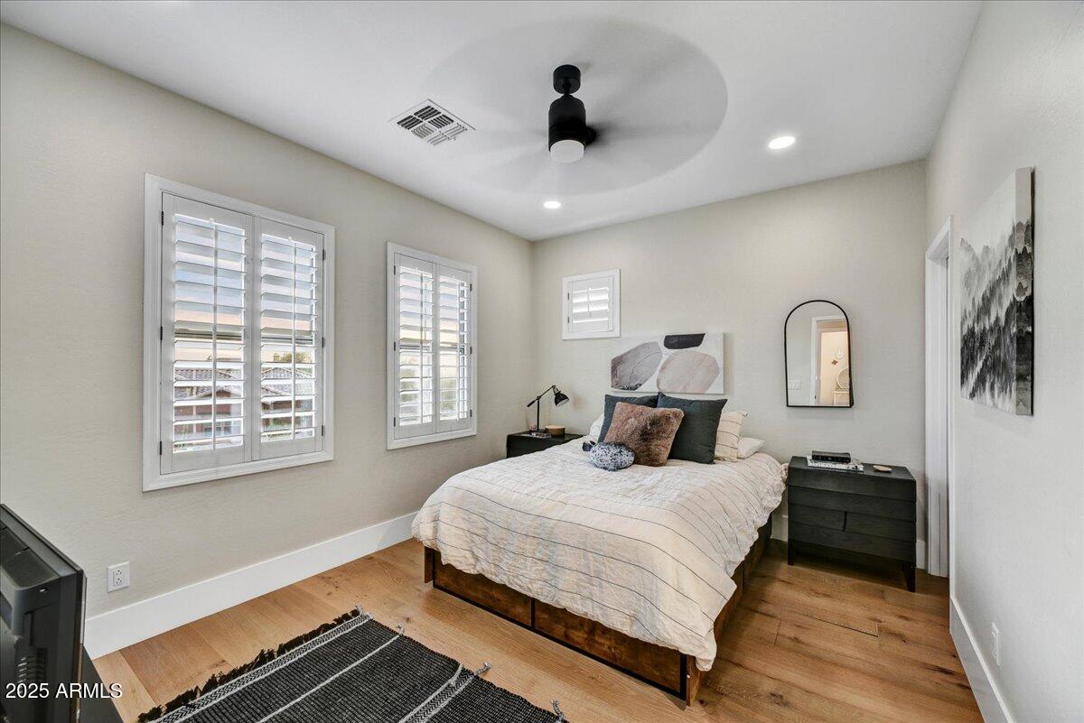 3812 E PARKSIDE Lane