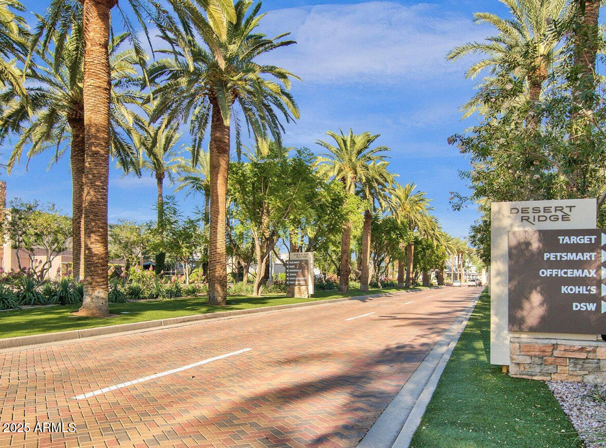 3812 E PARKSIDE Lane