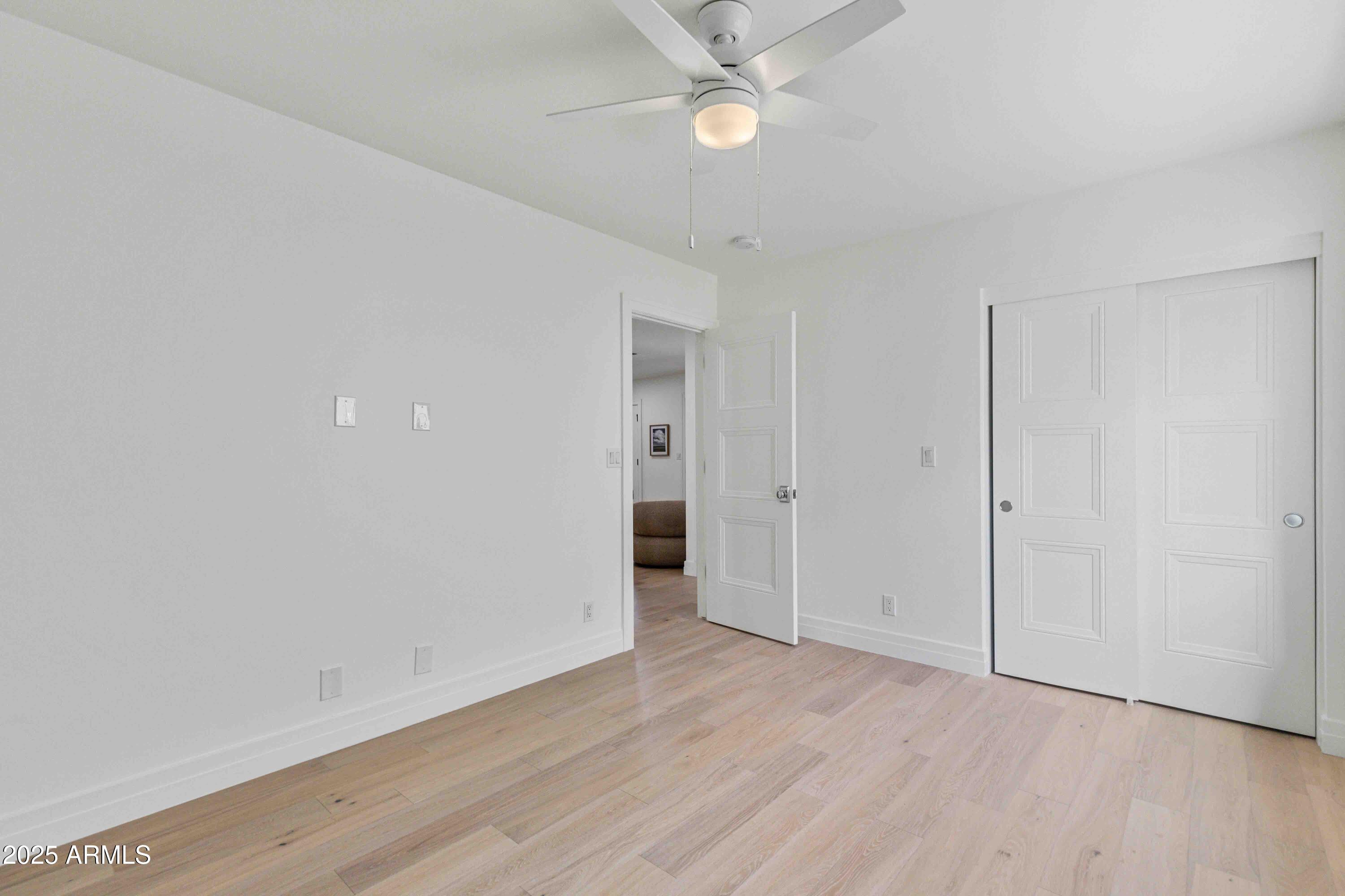 4131 E MINNEZONA Avenue