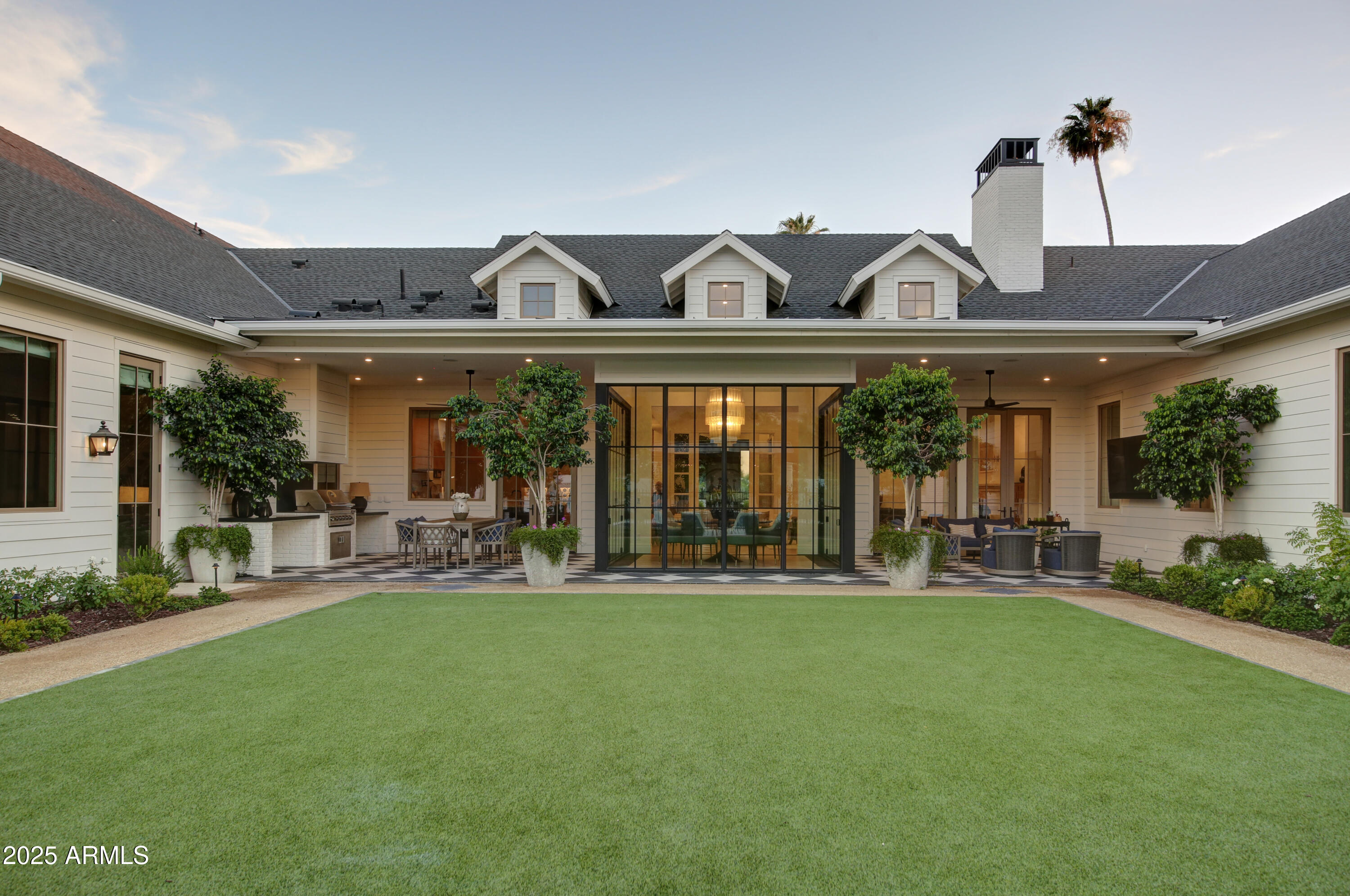 5144 E Calle Del Medio --