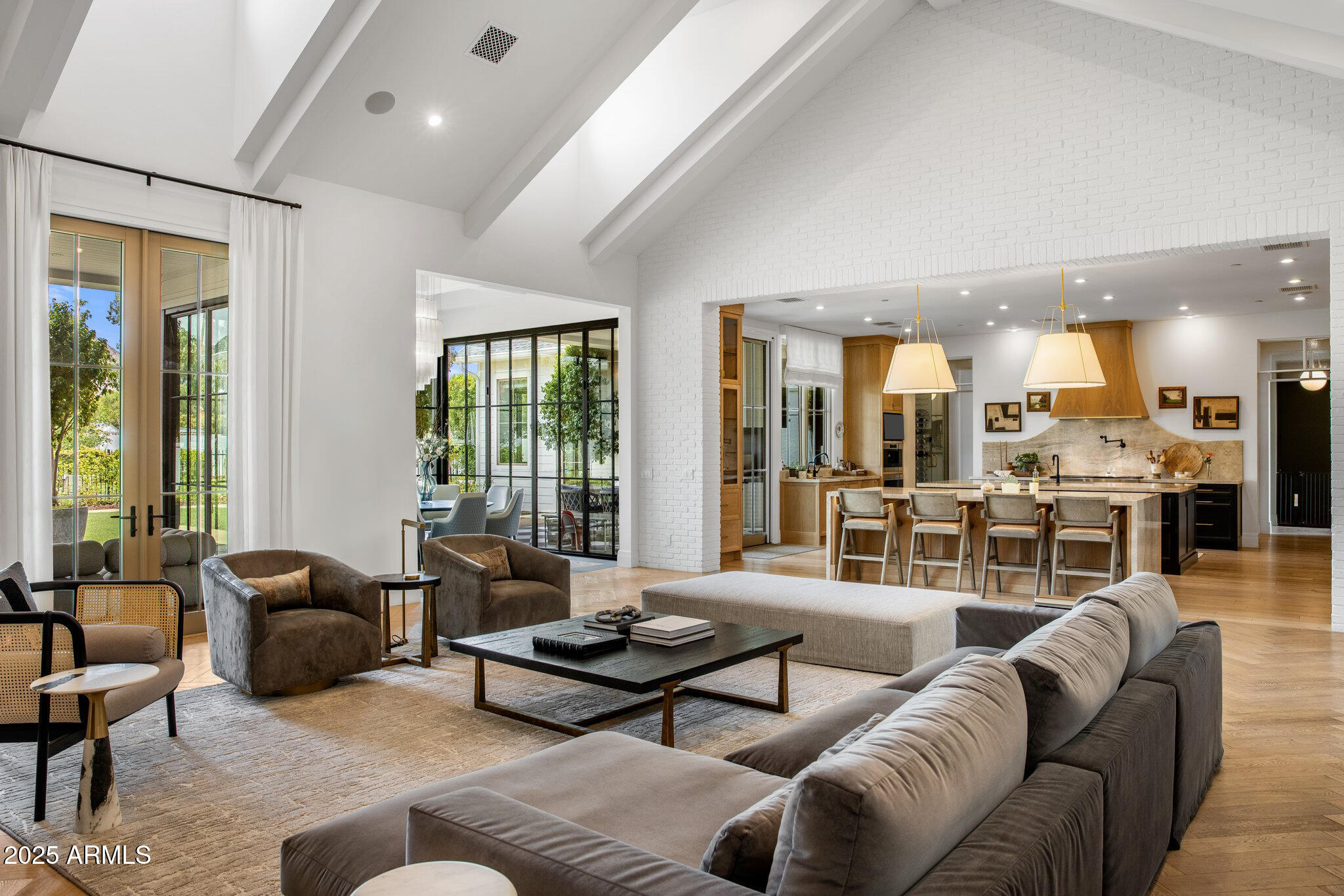 5144 E Calle Del Medio --