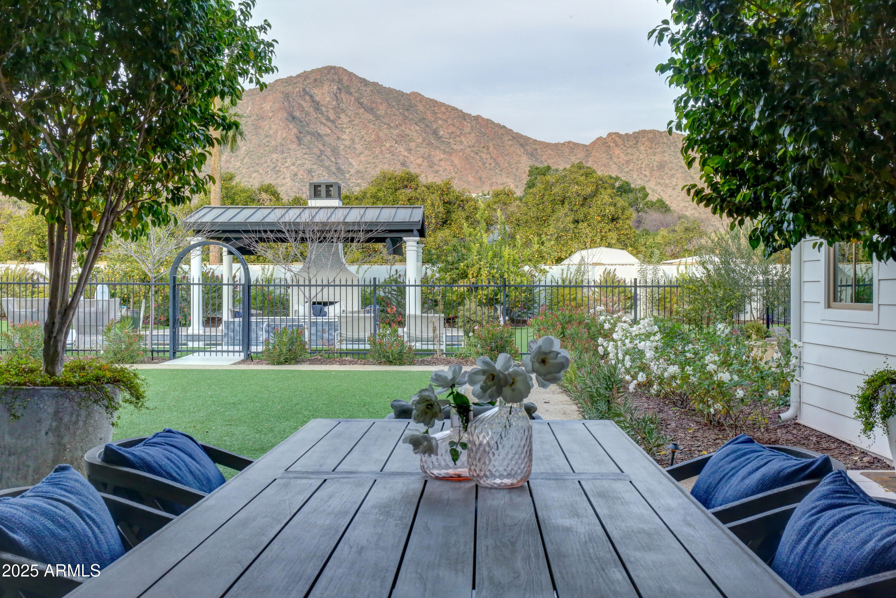 5144 E Calle Del Medio --