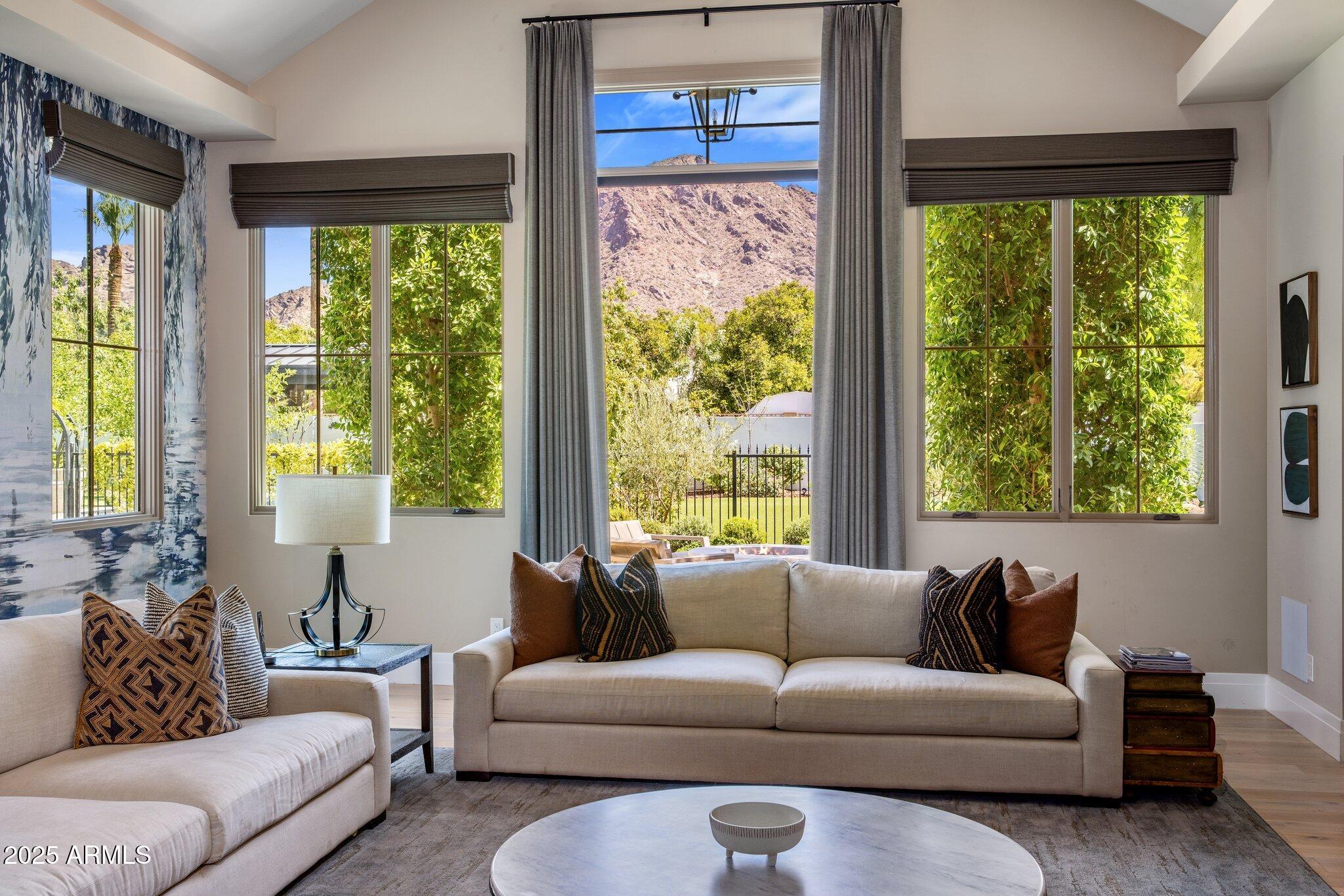 5144 E Calle Del Medio --