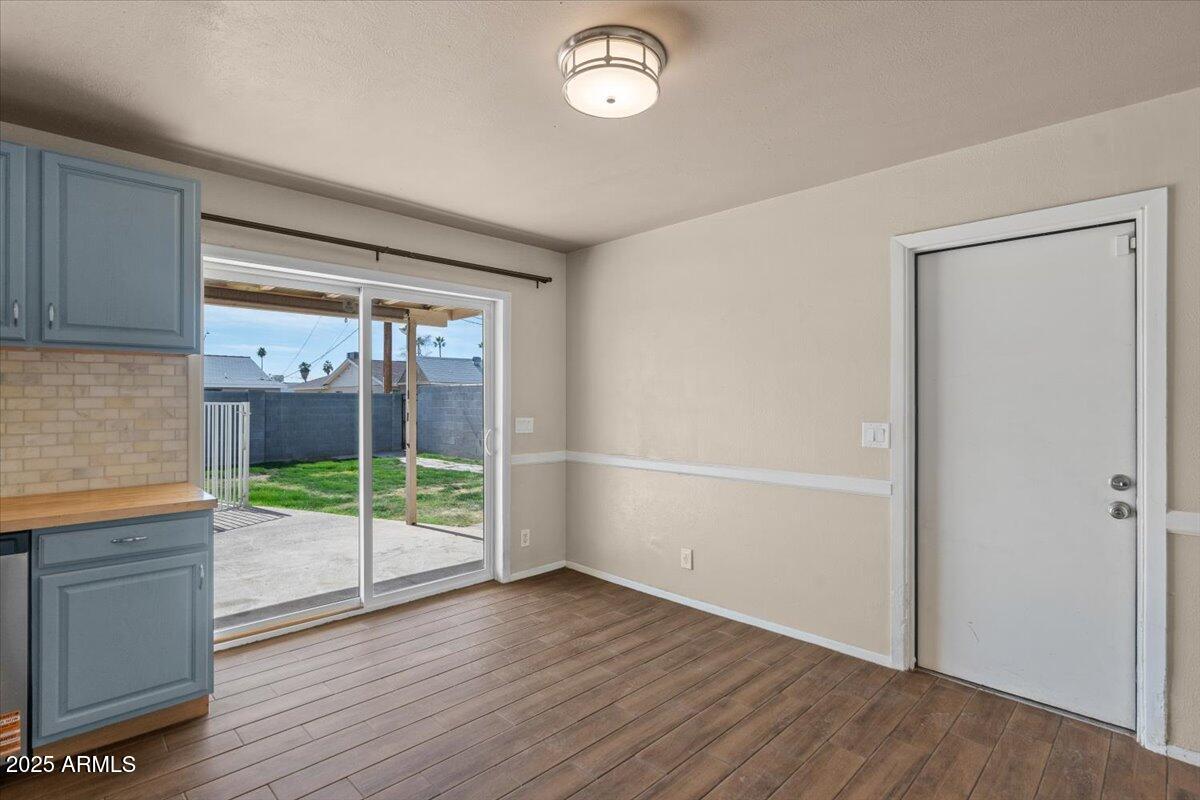 3117 W CORRINE Drive