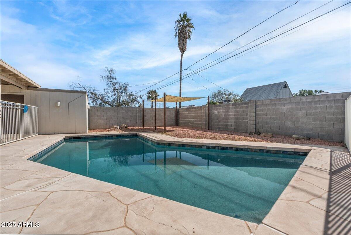 3117 W CORRINE Drive