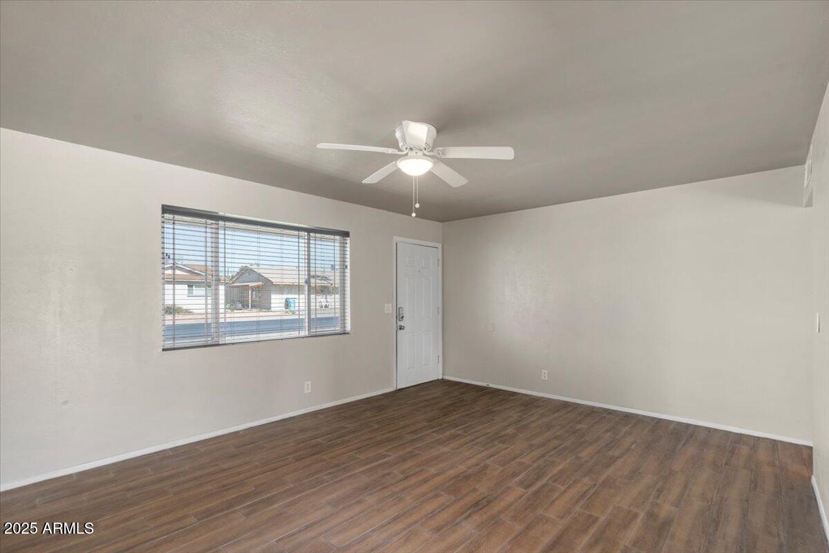 3117 W CORRINE Drive