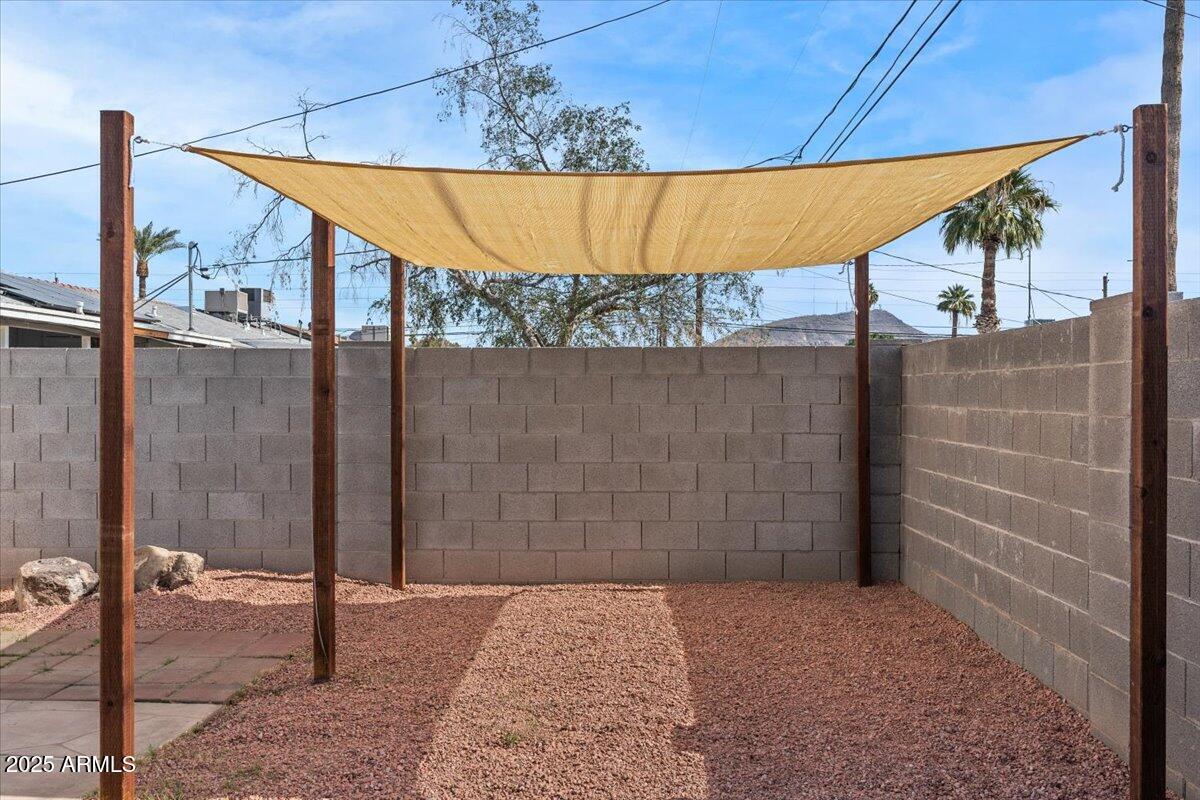 3117 W CORRINE Drive