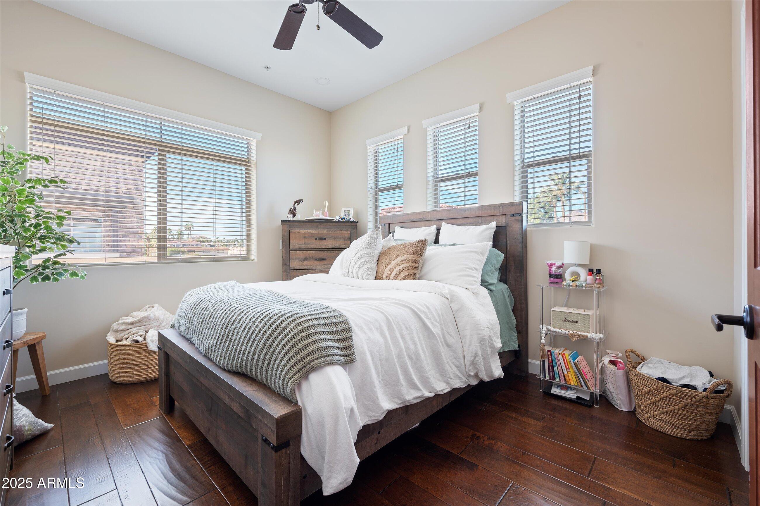 4931 N WOODMERE FAIRWAY -- # 1001