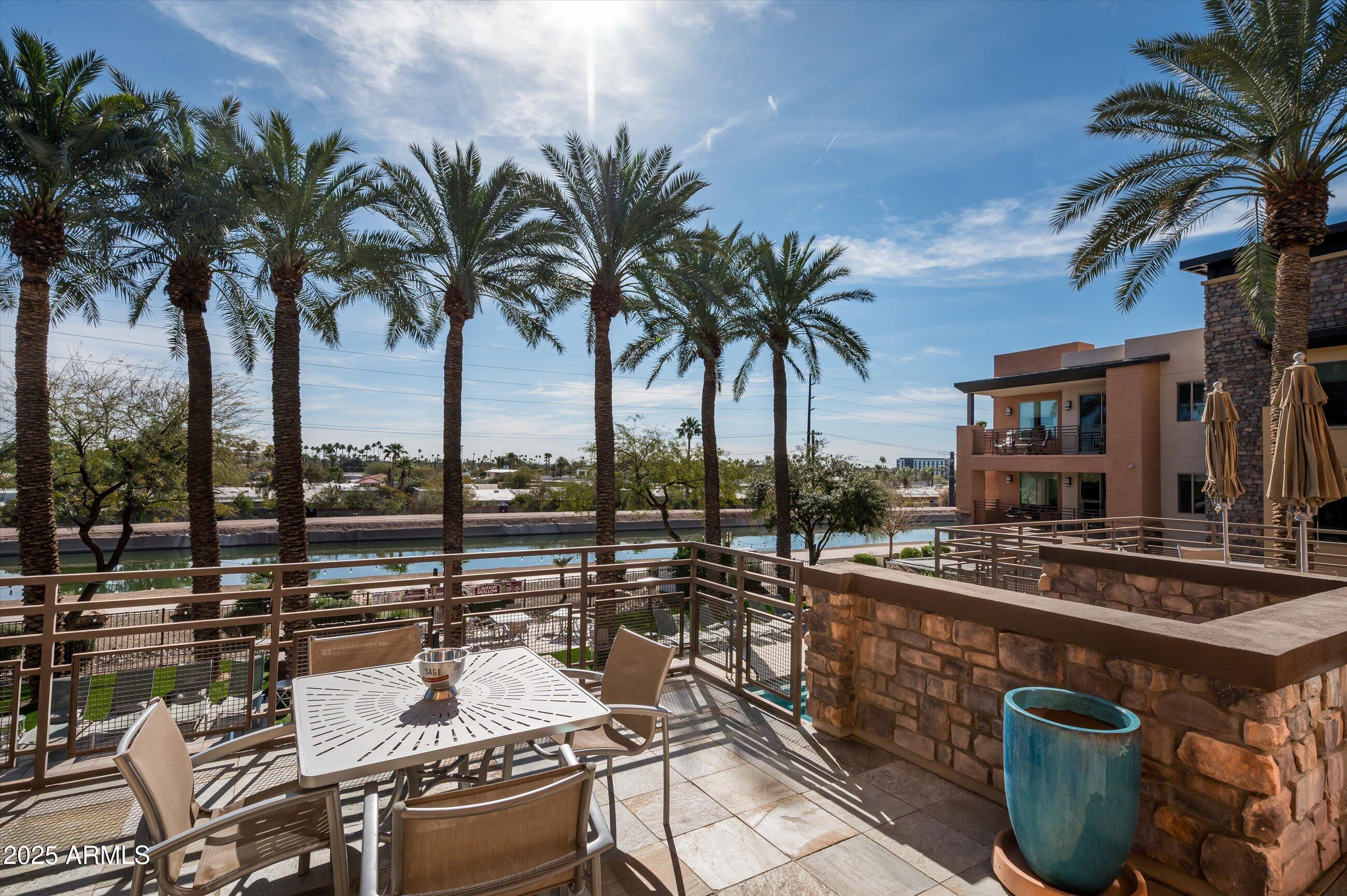 4931 N WOODMERE FAIRWAY -- # 1001