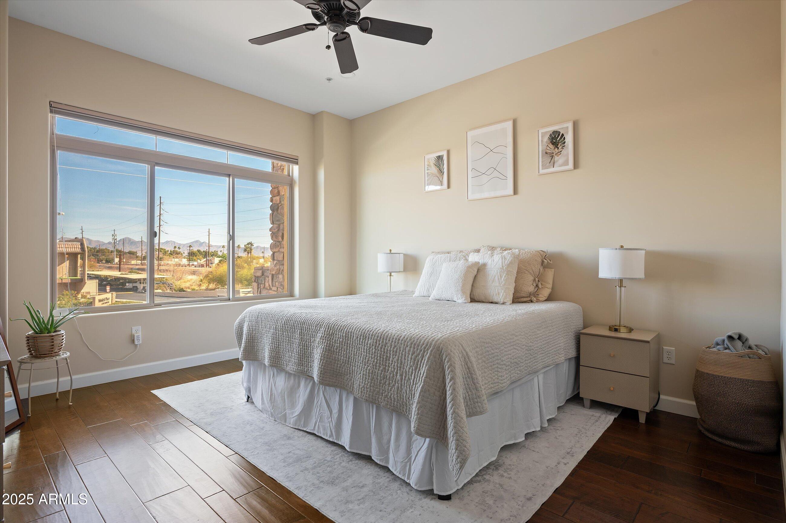 4931 N WOODMERE FAIRWAY -- # 1001