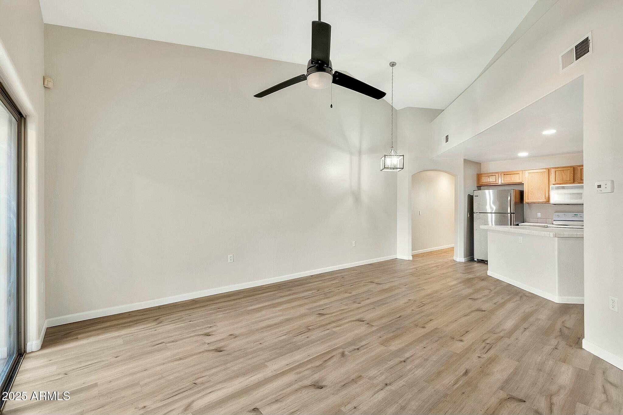 5249 E SHEA Boulevard # 214