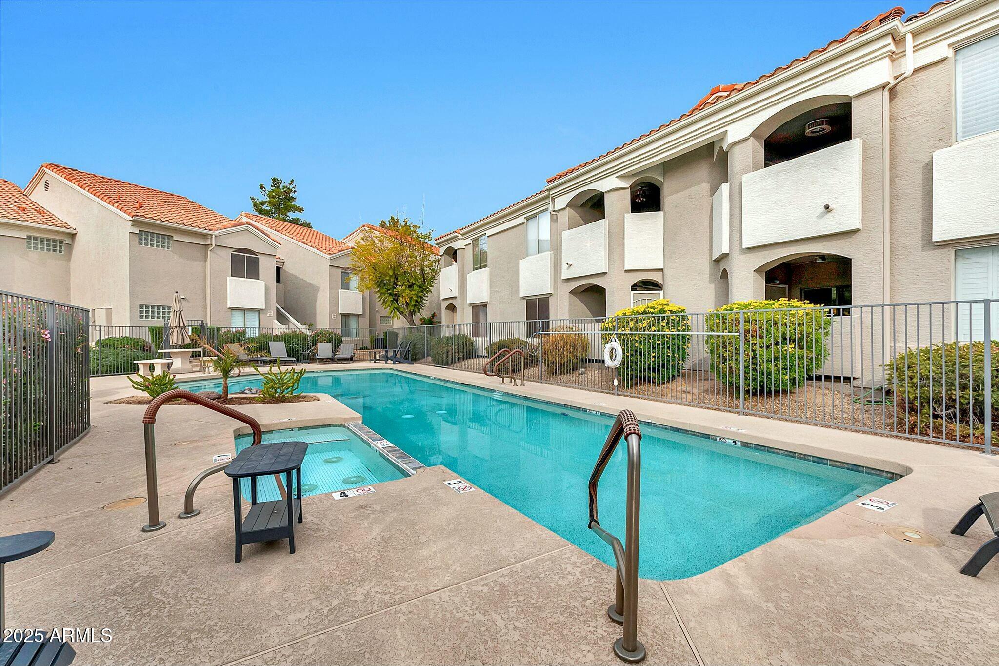 5249 E SHEA Boulevard # 214