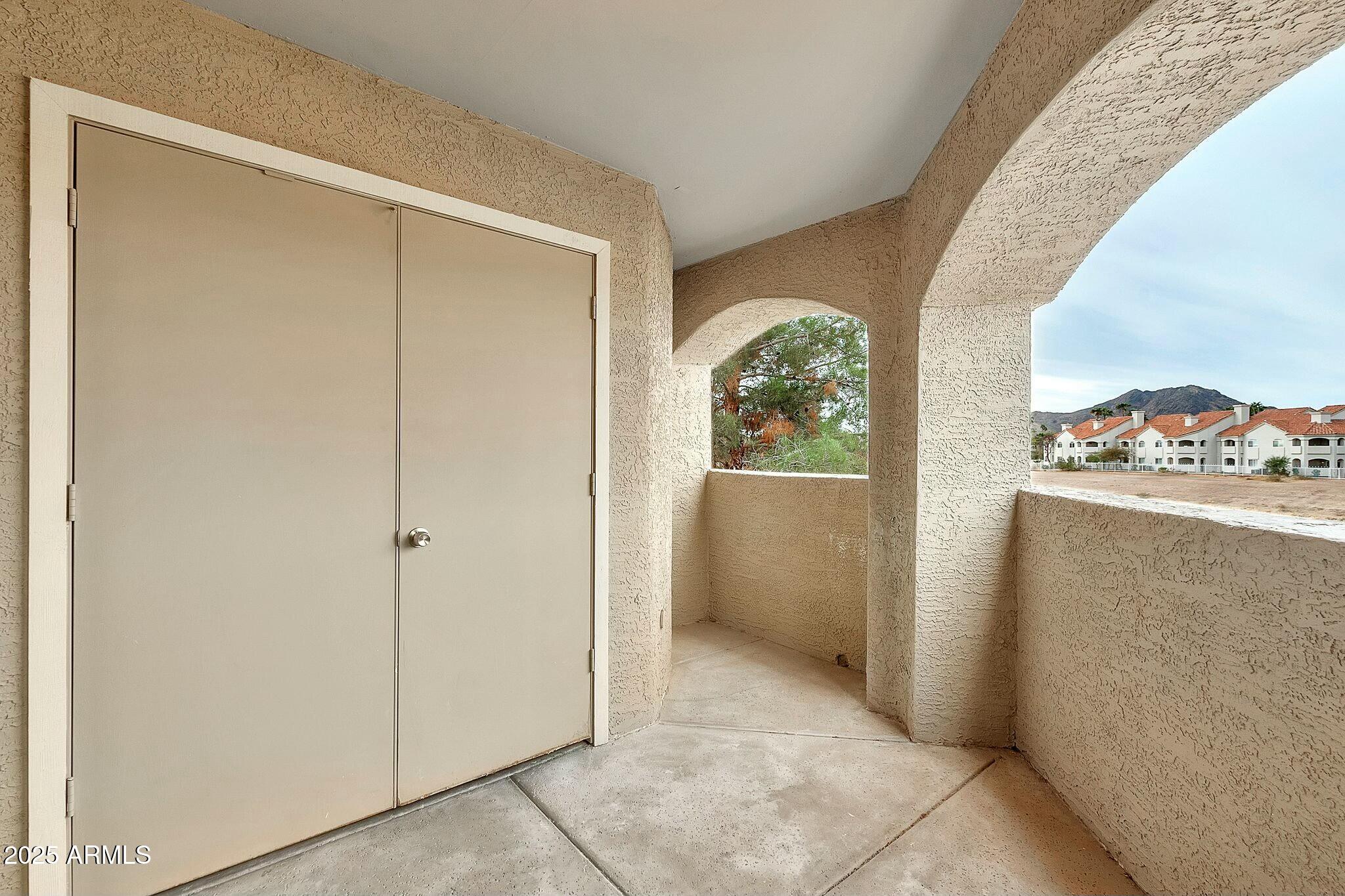 5249 E SHEA Boulevard # 214