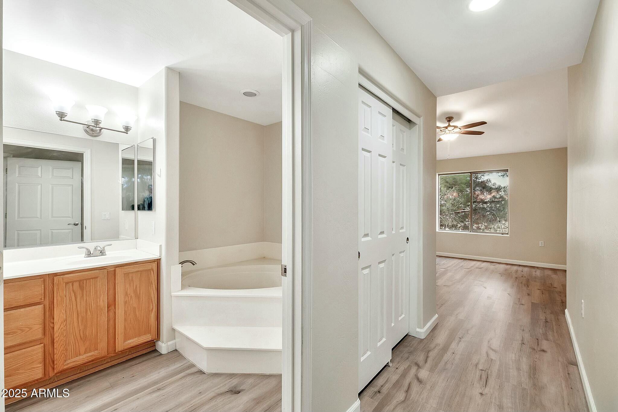 5249 E SHEA Boulevard # 214