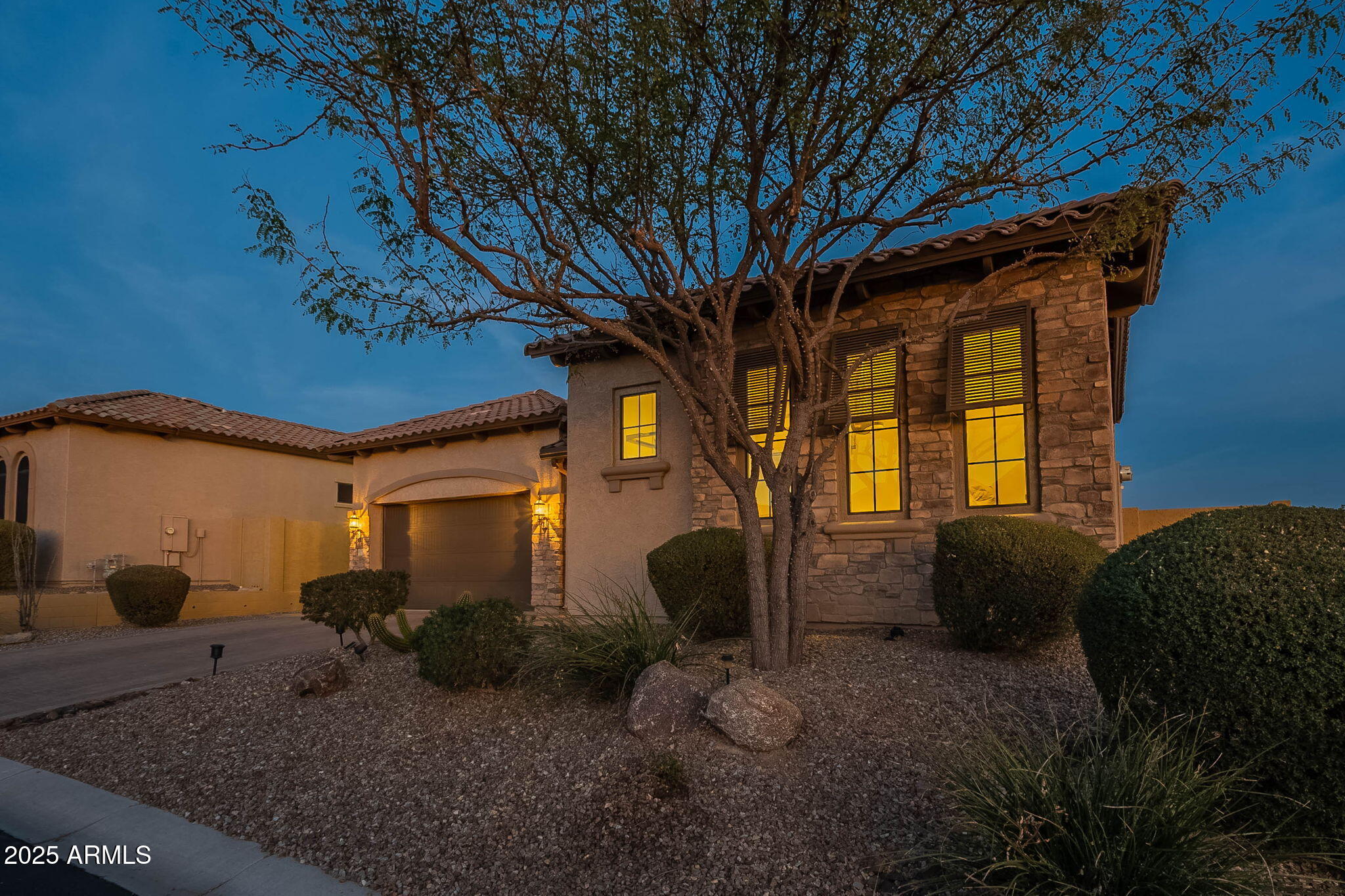 8525 E LYNWOOD Street