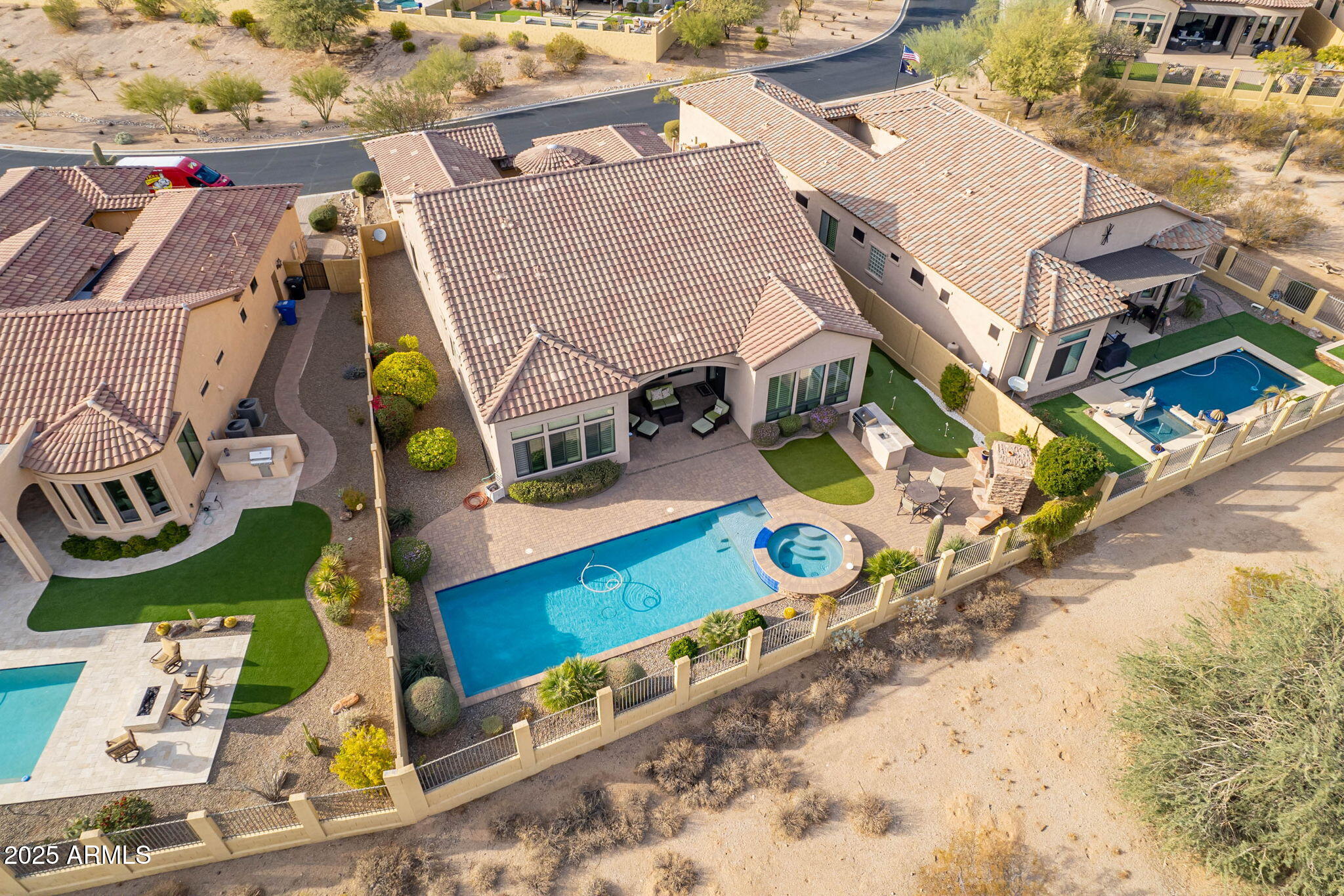 8525 E LYNWOOD Street