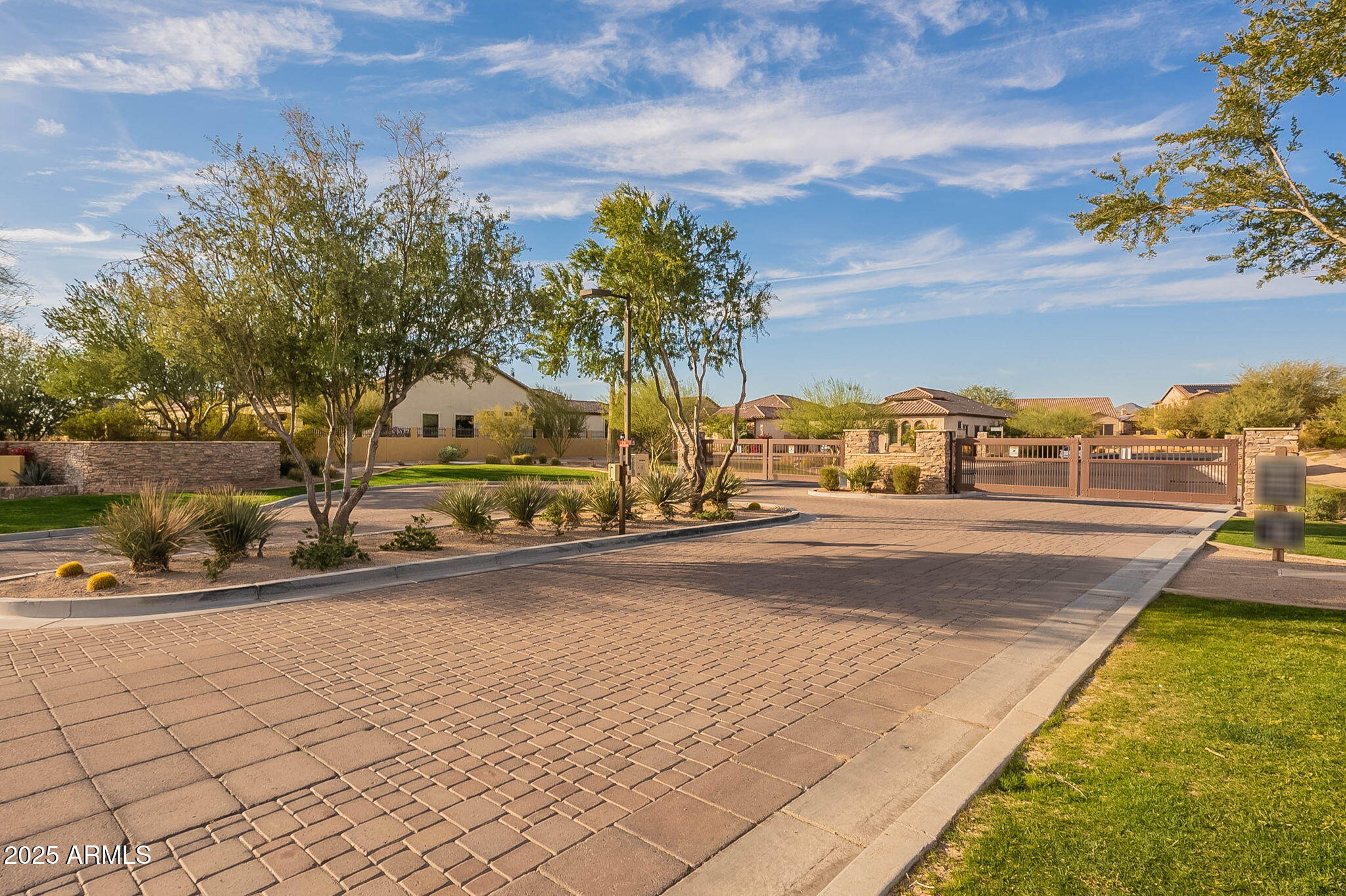 8525 E LYNWOOD Street