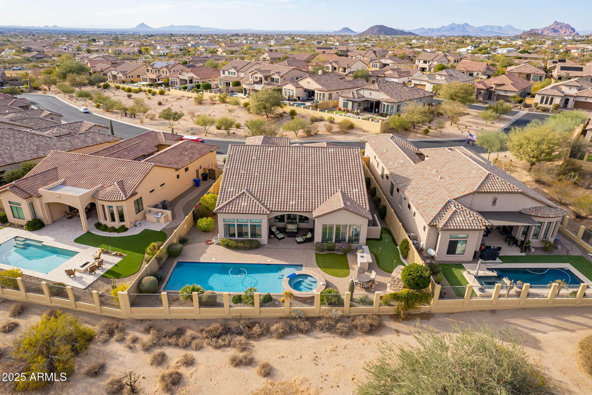 8525 E LYNWOOD Street