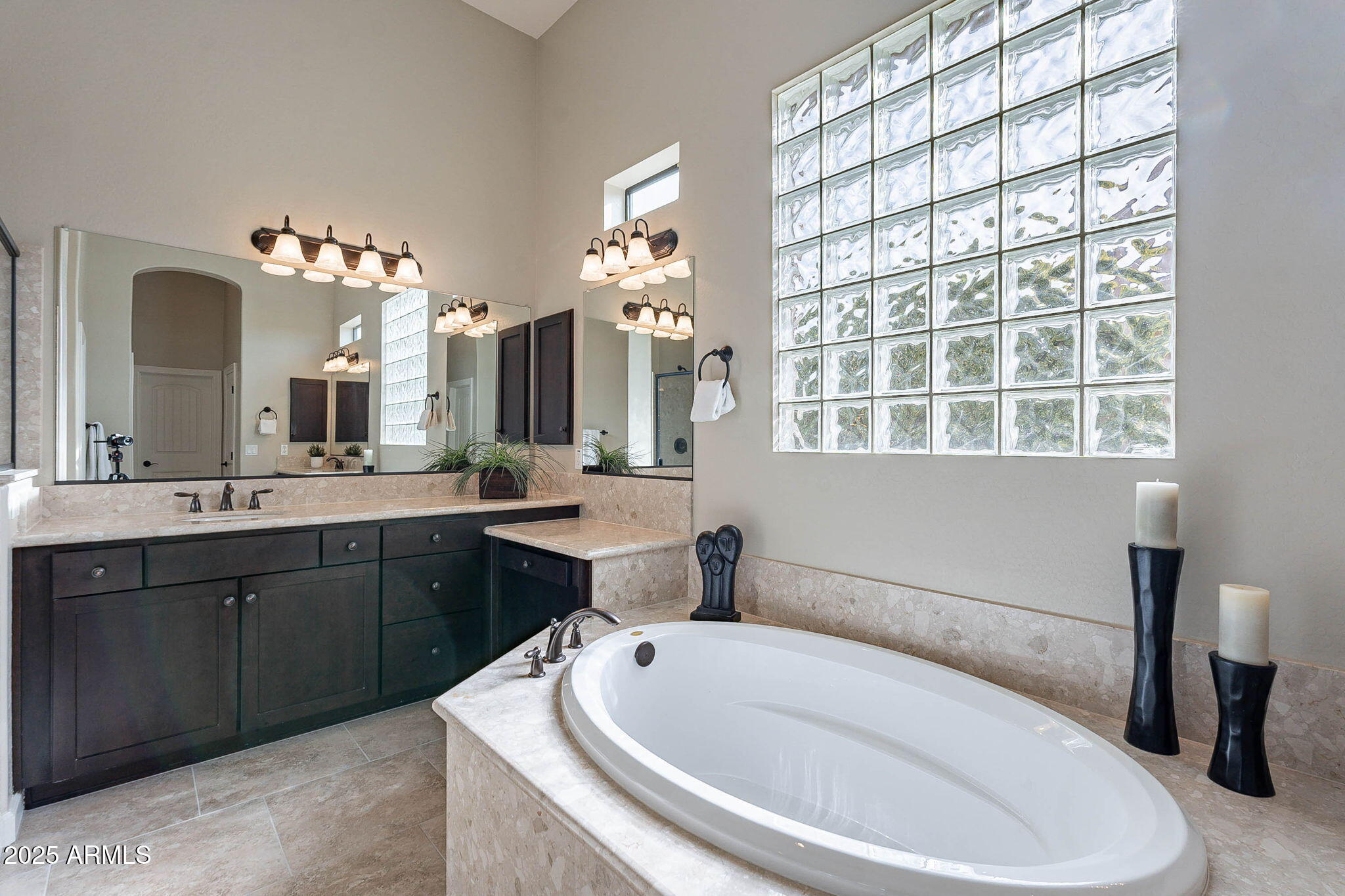 8525 E LYNWOOD Street