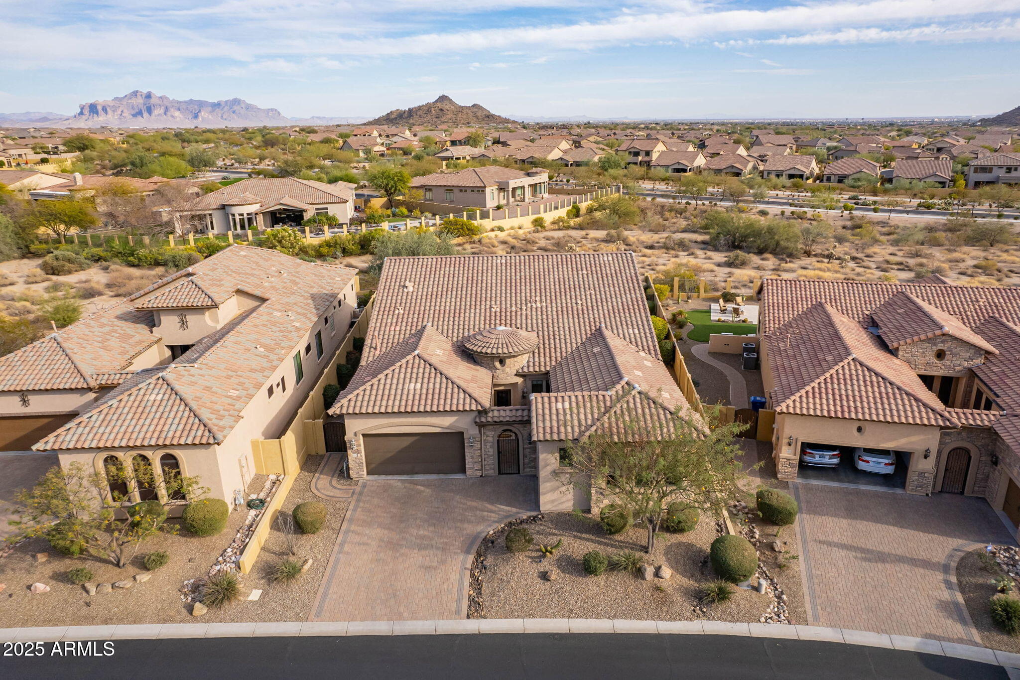 8525 E LYNWOOD Street