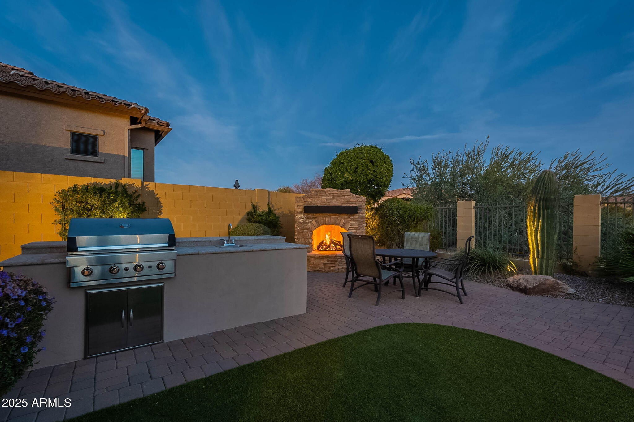 8525 E LYNWOOD Street