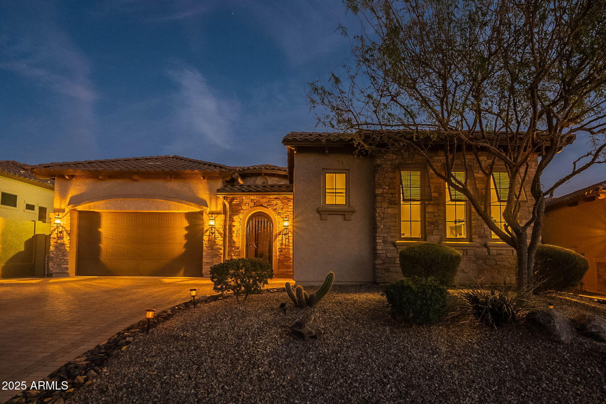 8525 E LYNWOOD Street