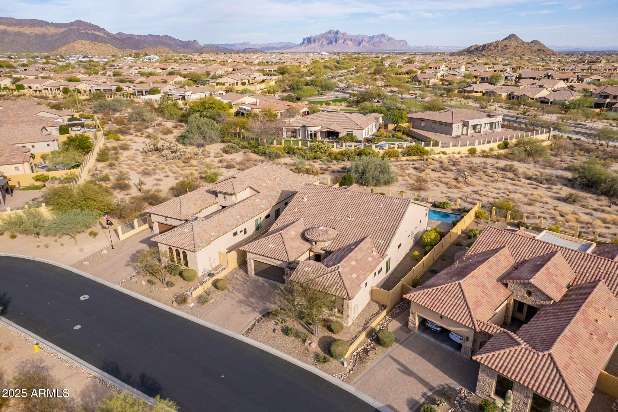 8525 E LYNWOOD Street