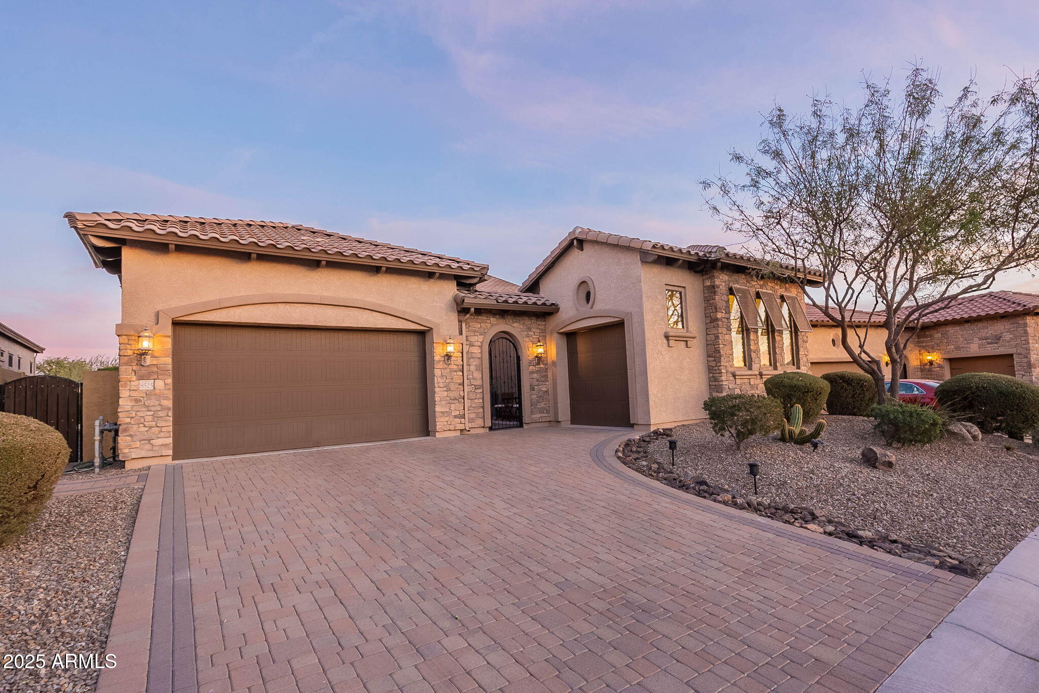 8525 E LYNWOOD Street