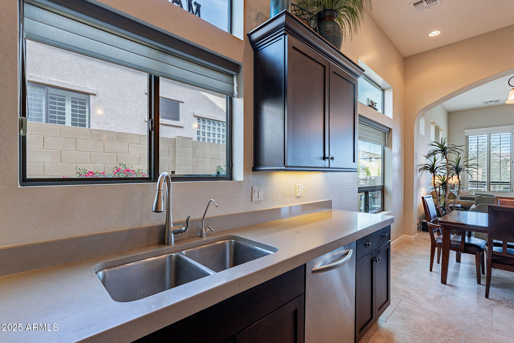 8525 E LYNWOOD Street