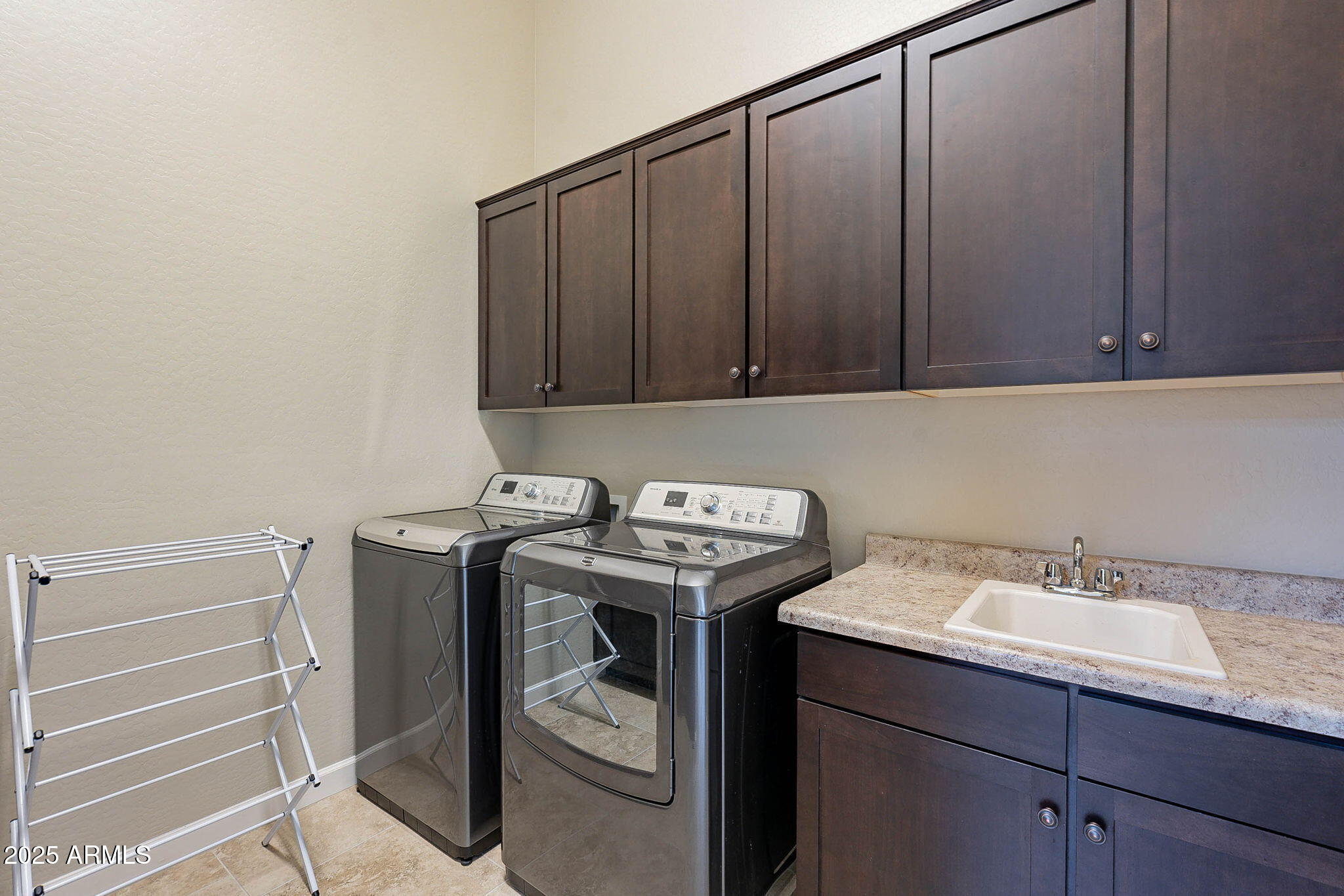 8525 E LYNWOOD Street