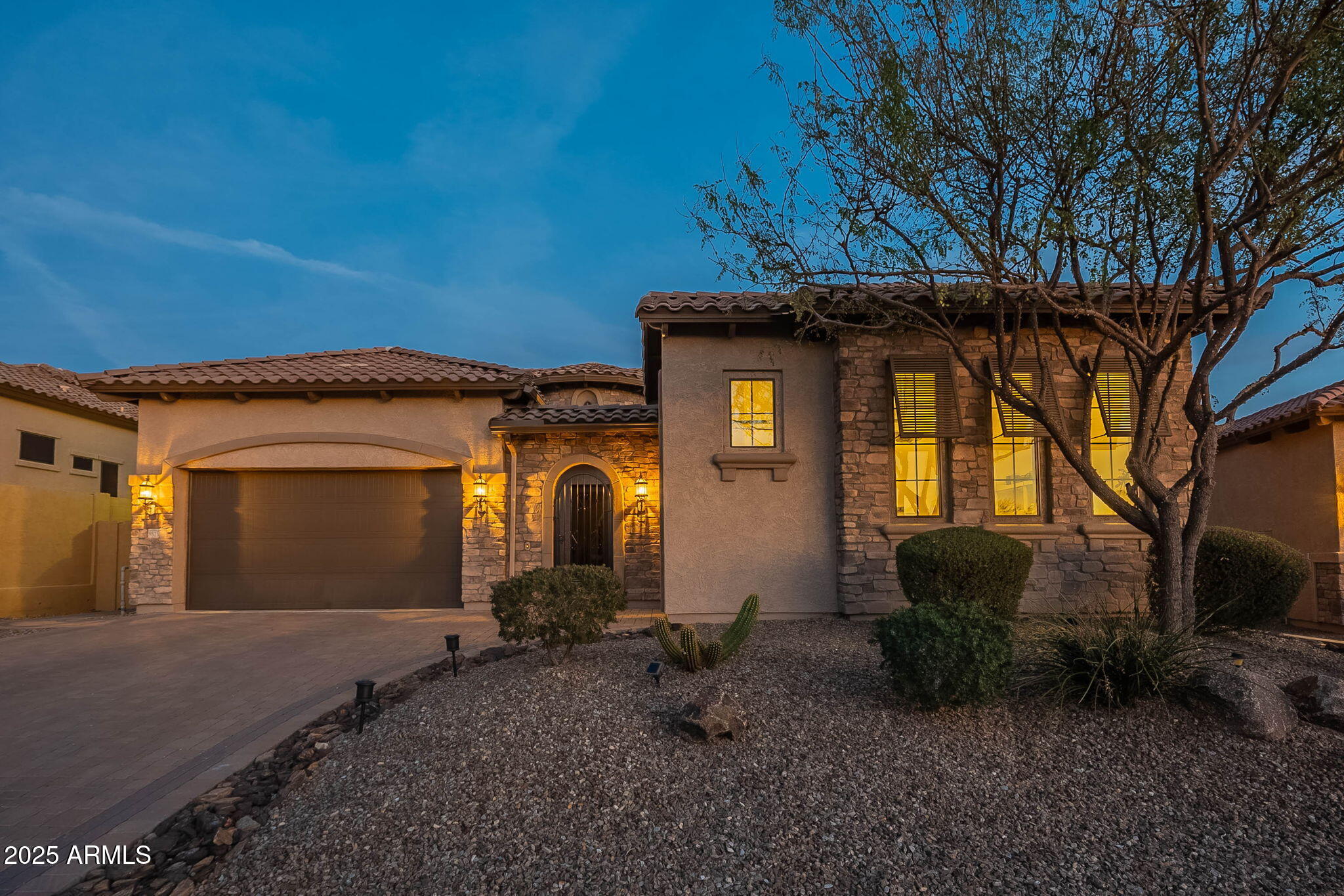 8525 E LYNWOOD Street