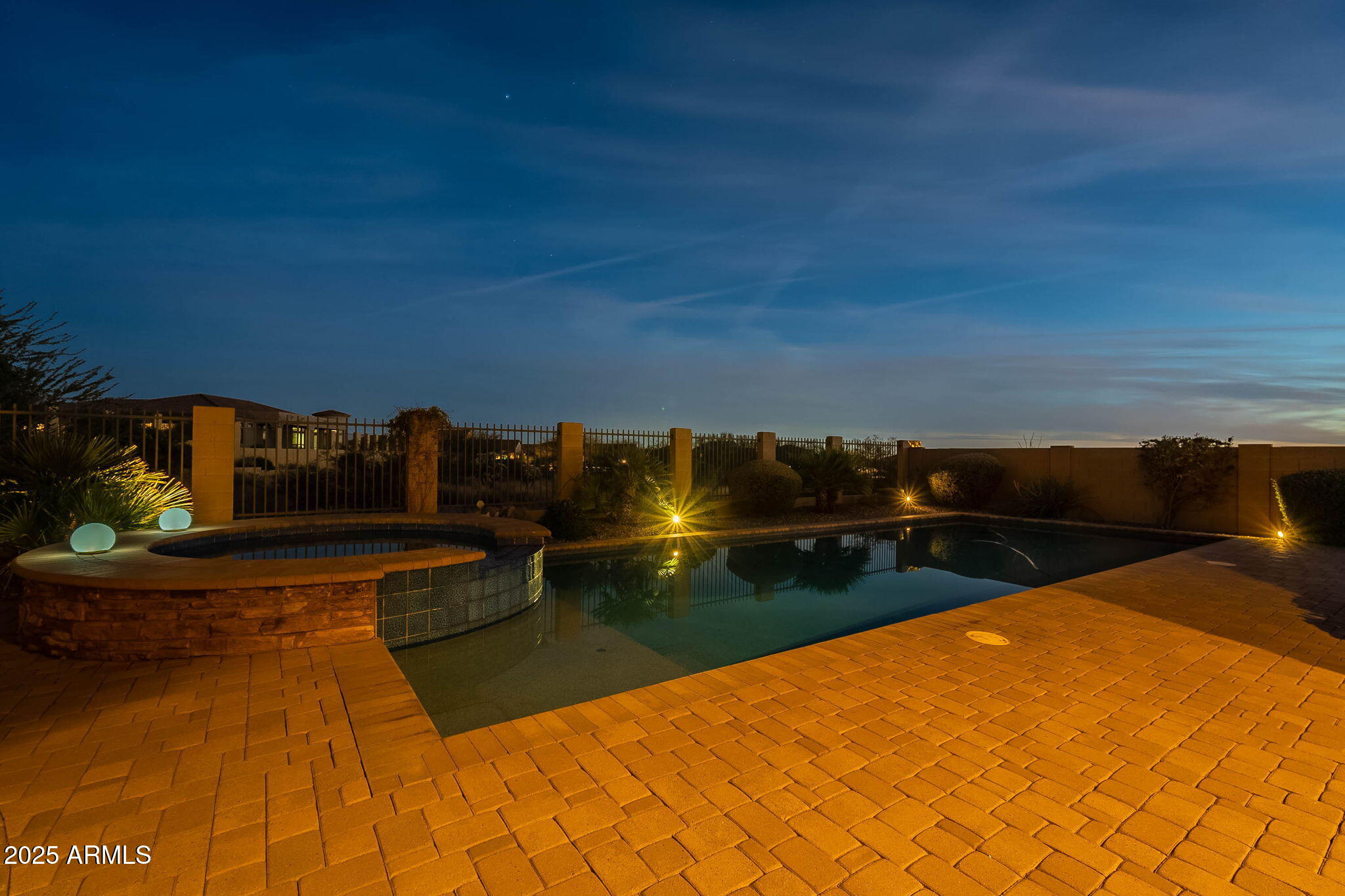 8525 E LYNWOOD Street