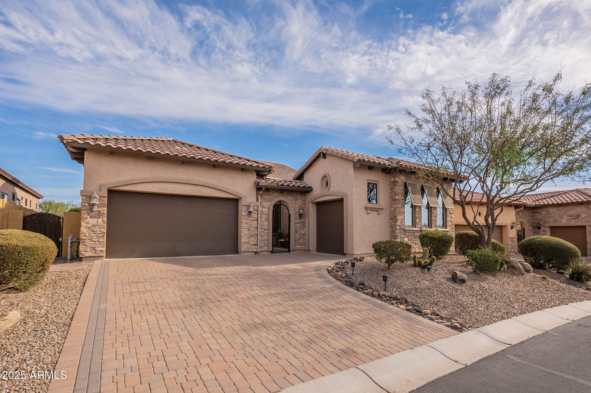 8525 E LYNWOOD Street