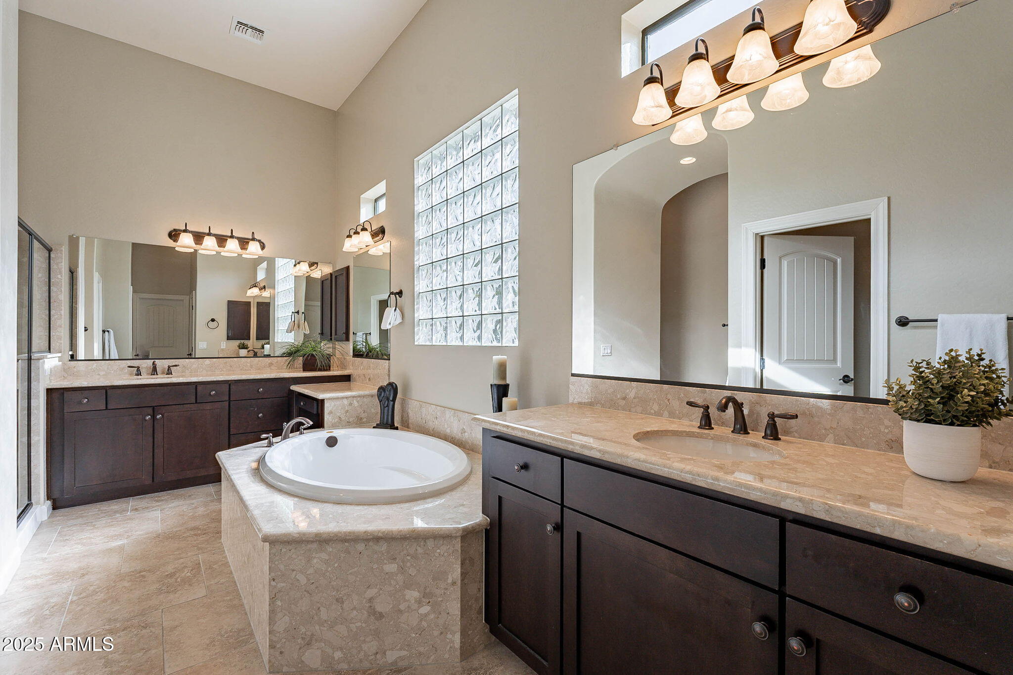 8525 E LYNWOOD Street