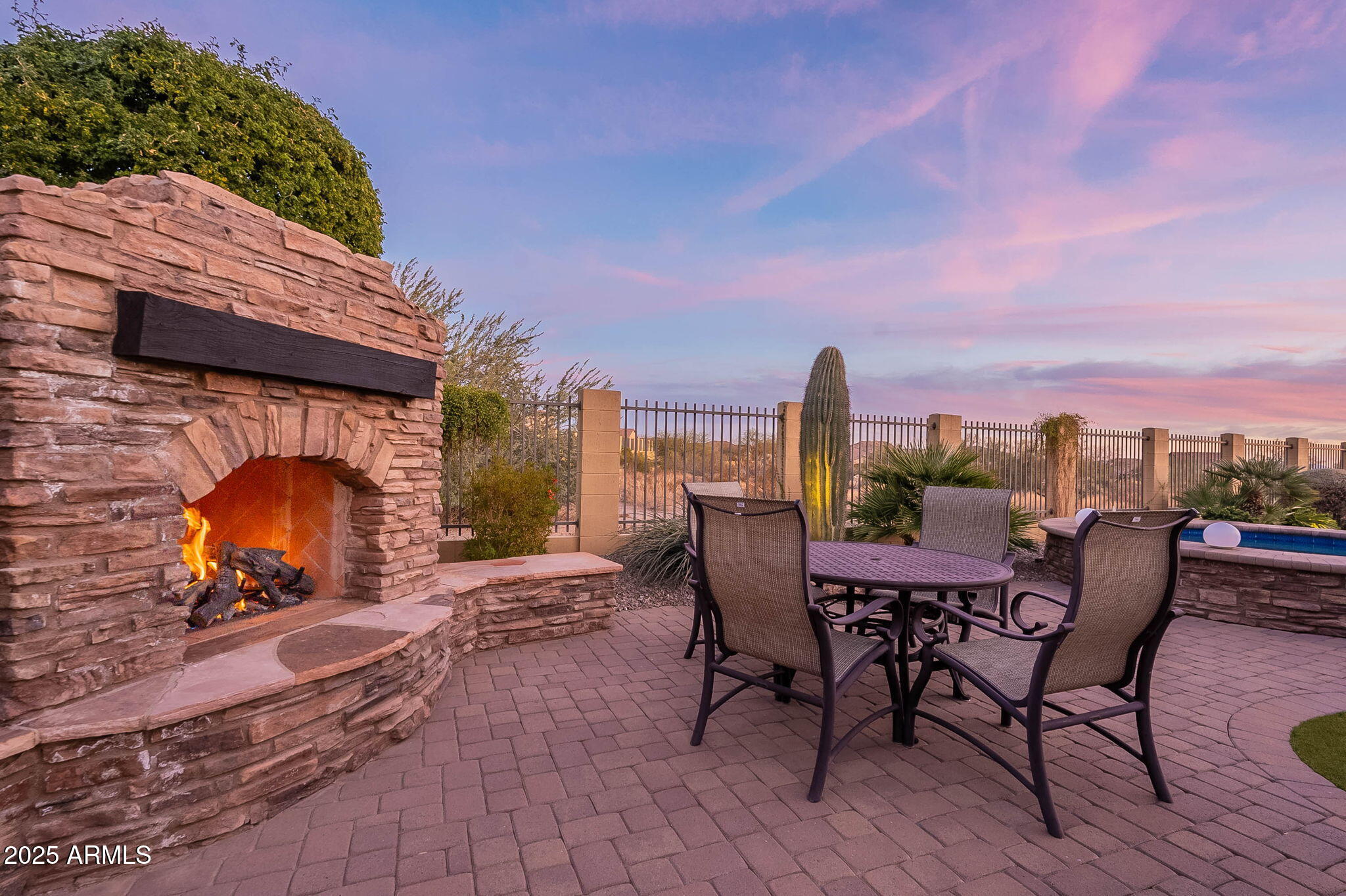 8525 E LYNWOOD Street