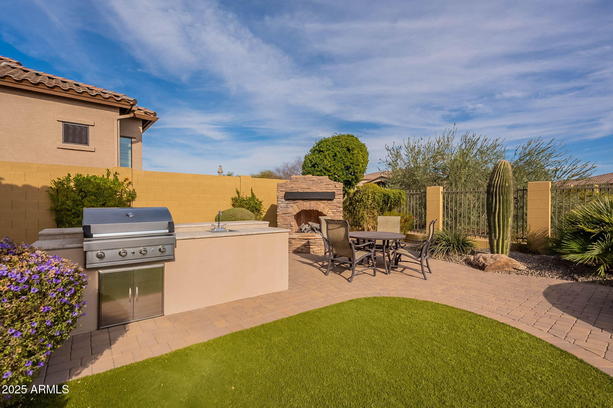 8525 E LYNWOOD Street