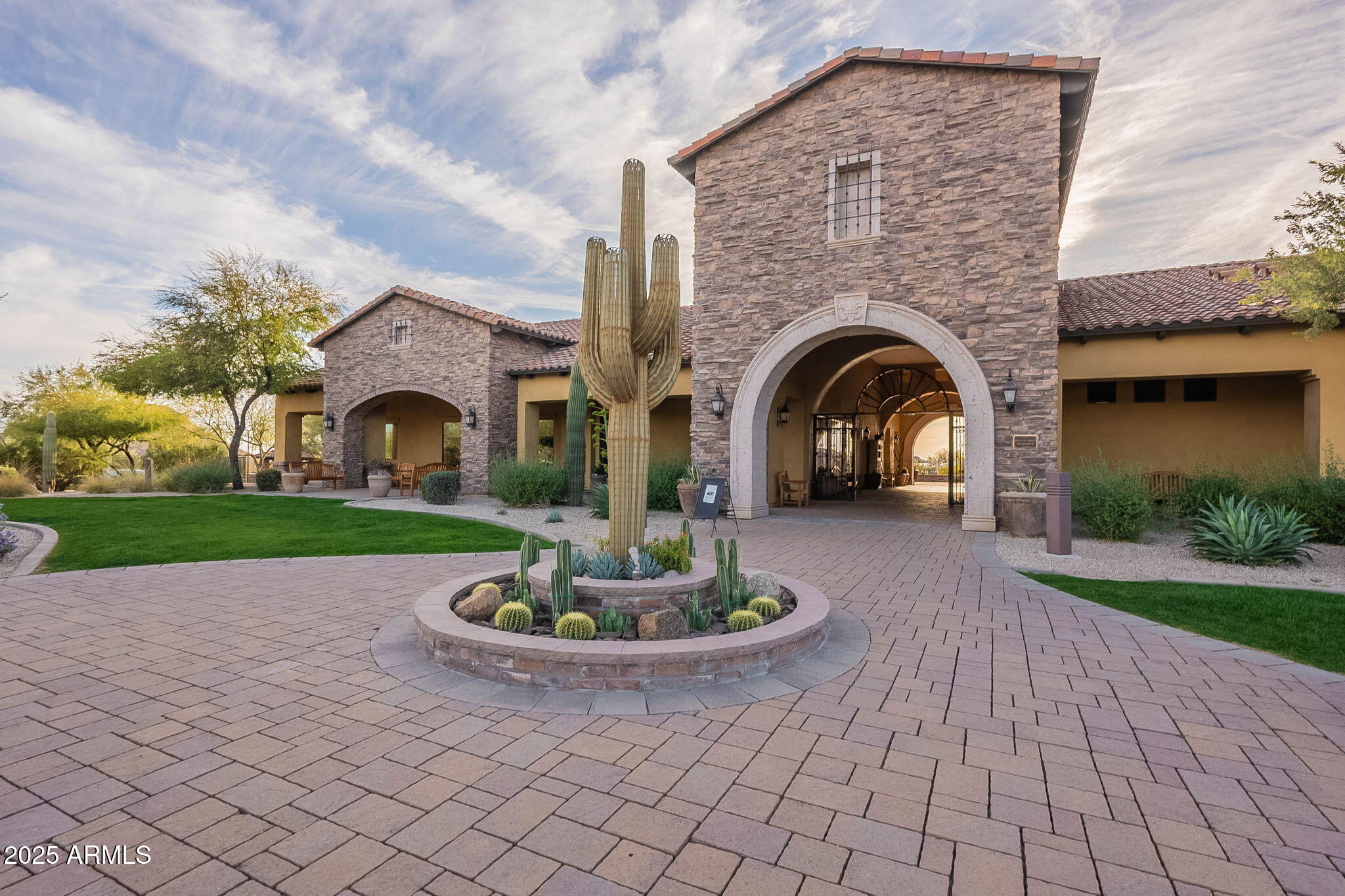 8525 E LYNWOOD Street