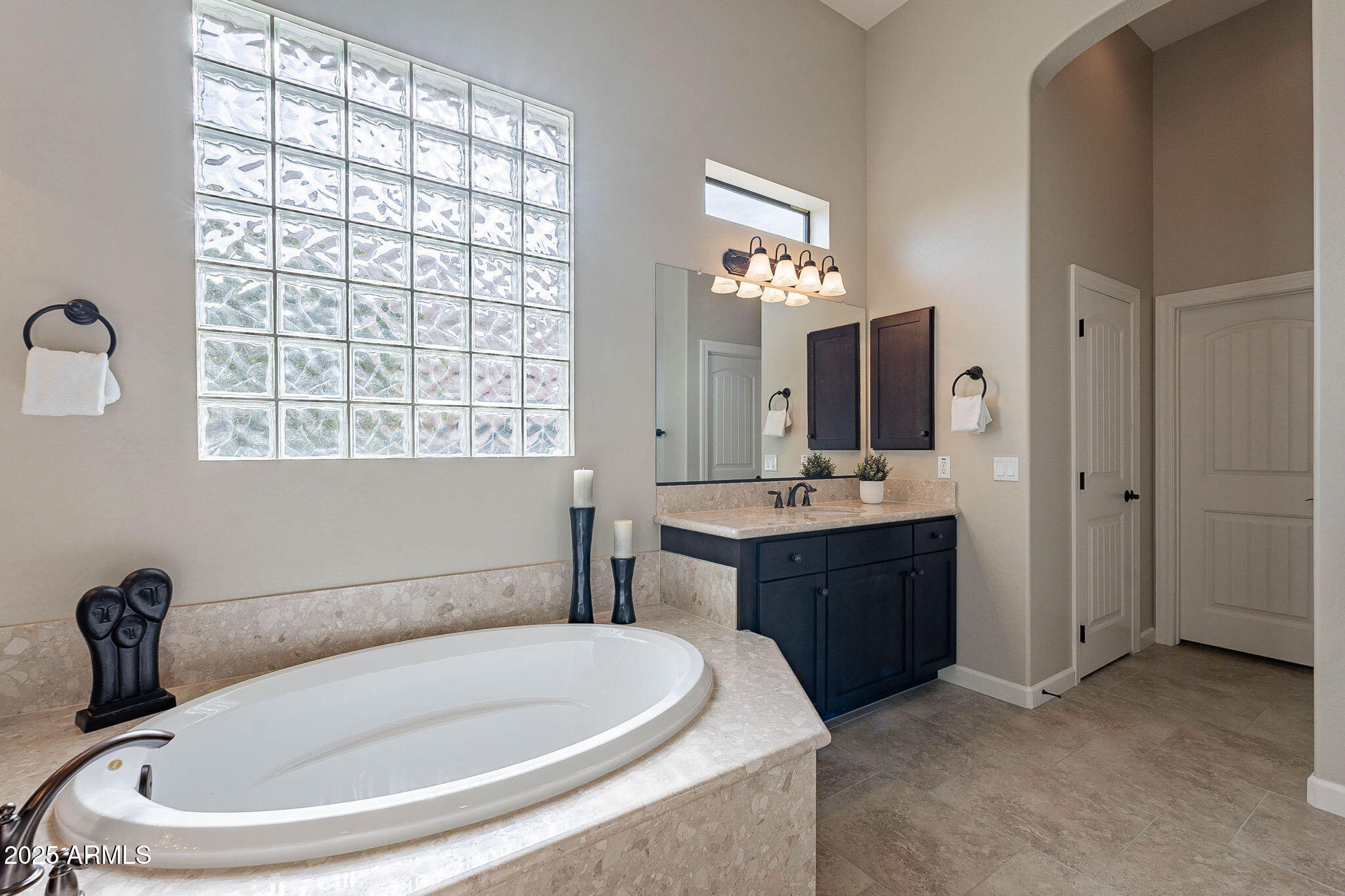 8525 E LYNWOOD Street