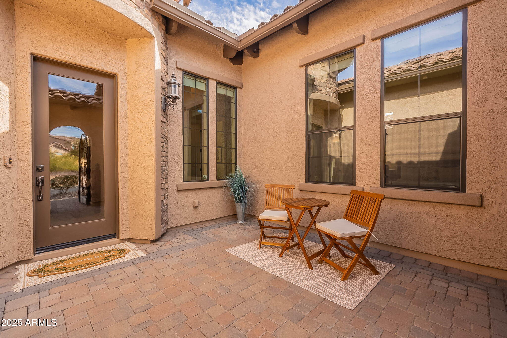 8525 E LYNWOOD Street