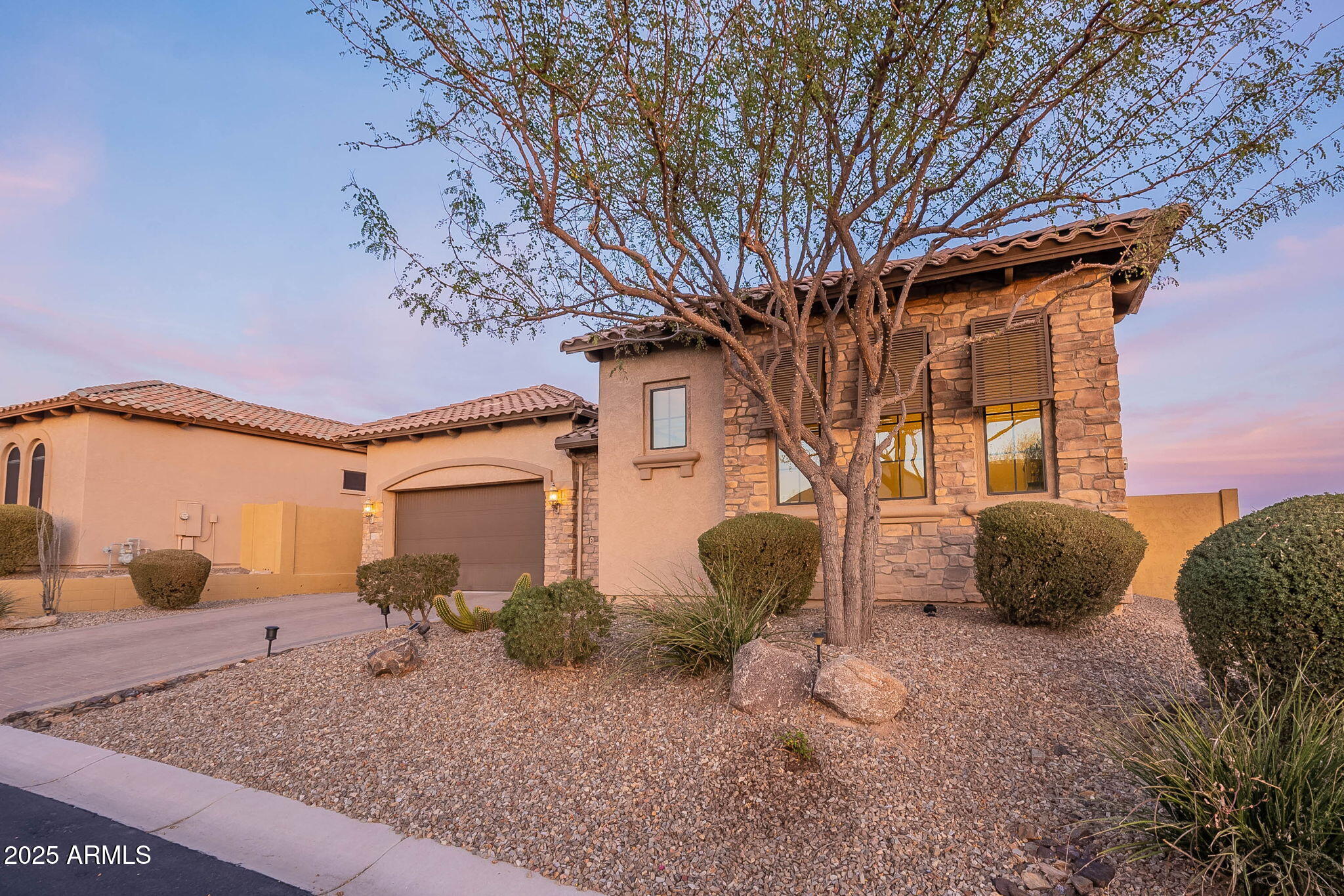 8525 E LYNWOOD Street