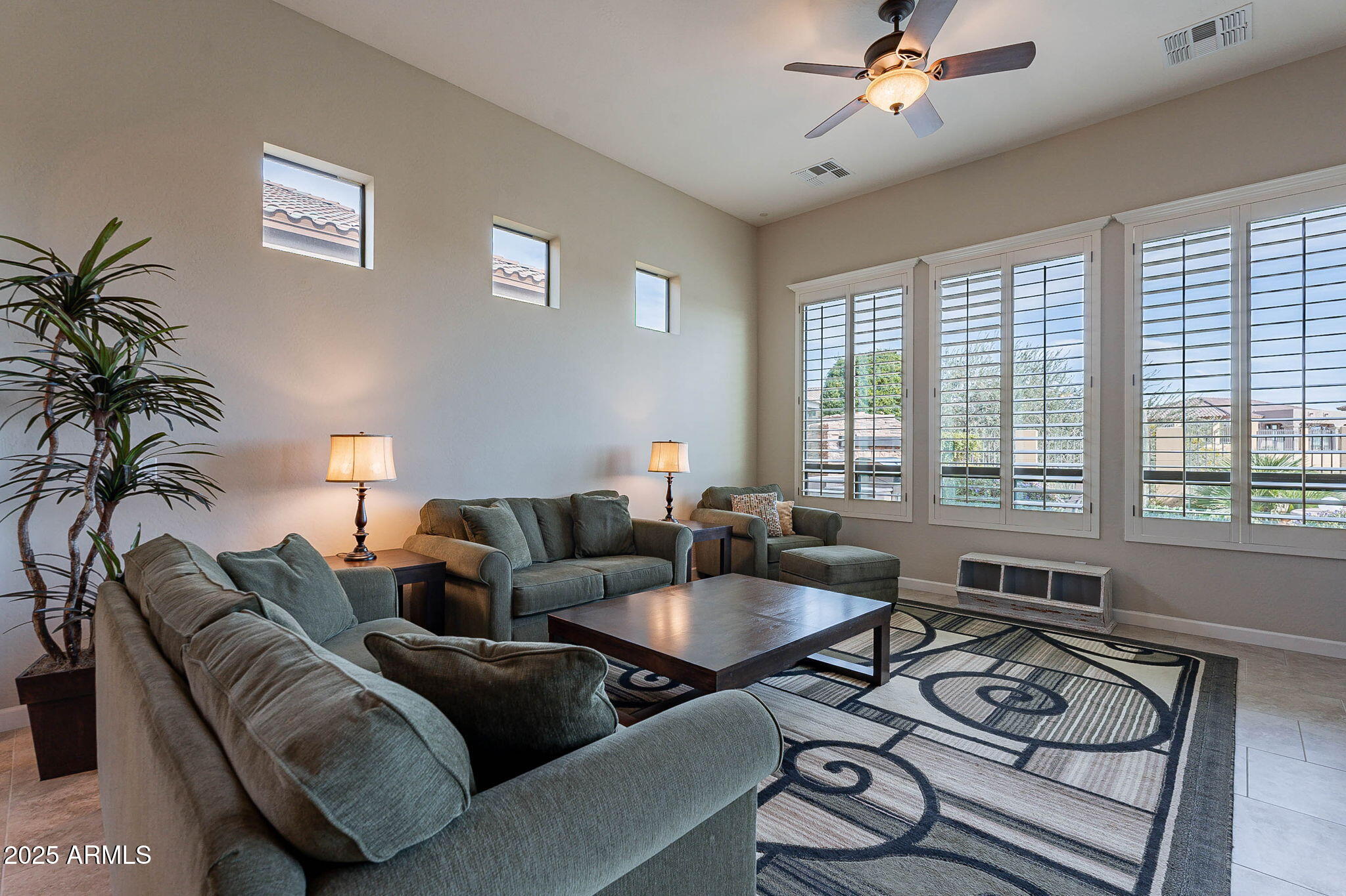 8525 E LYNWOOD Street