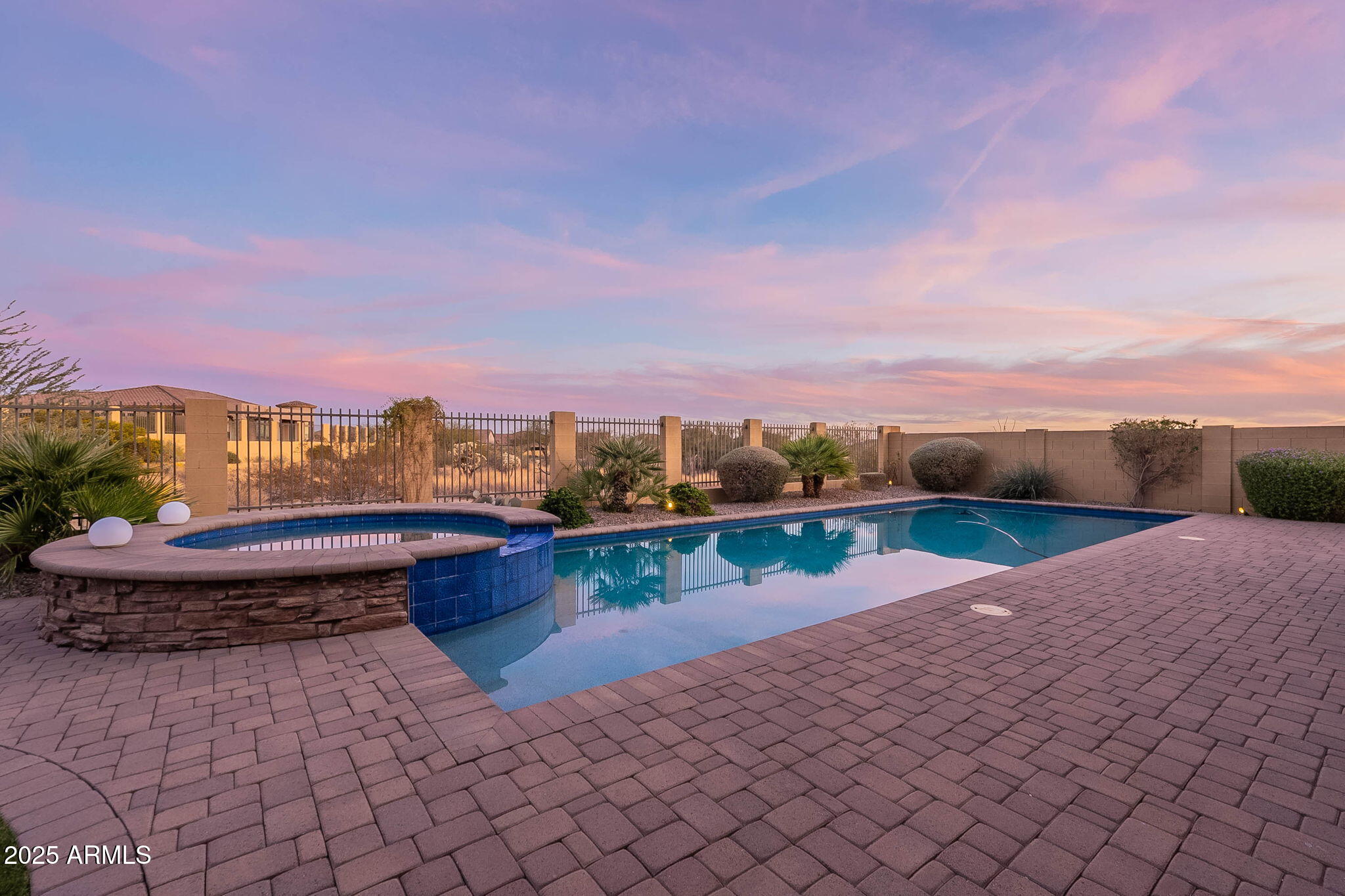 8525 E LYNWOOD Street