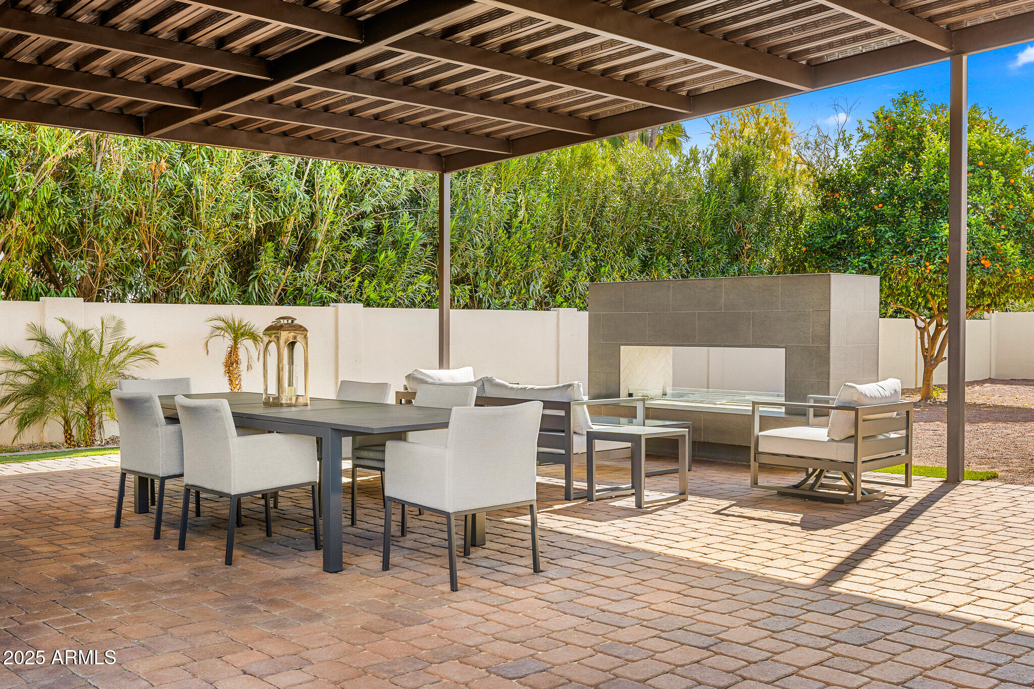 8315 N SENDERO TRES M --